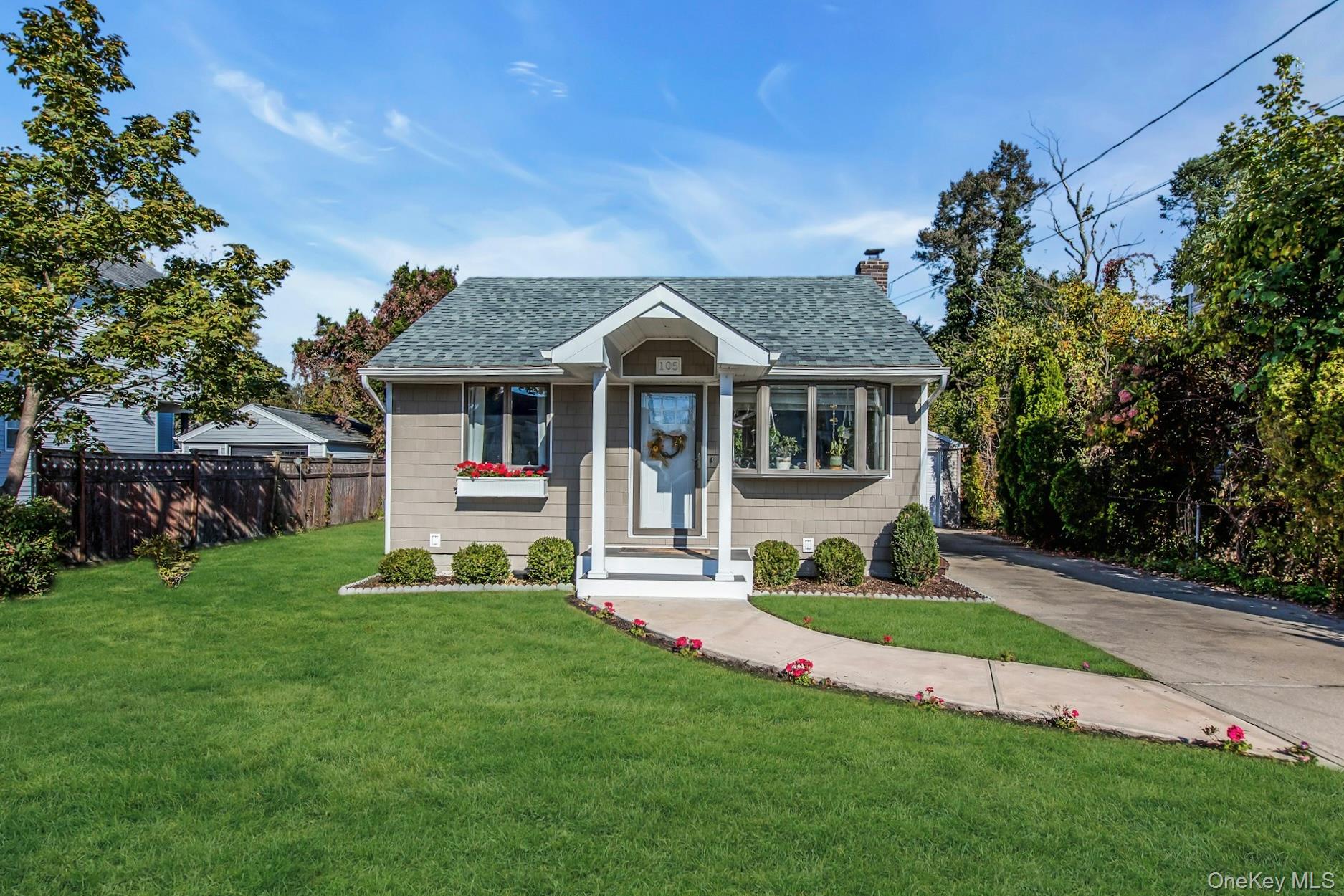 105 16th Street, West Babylon, NY 11704