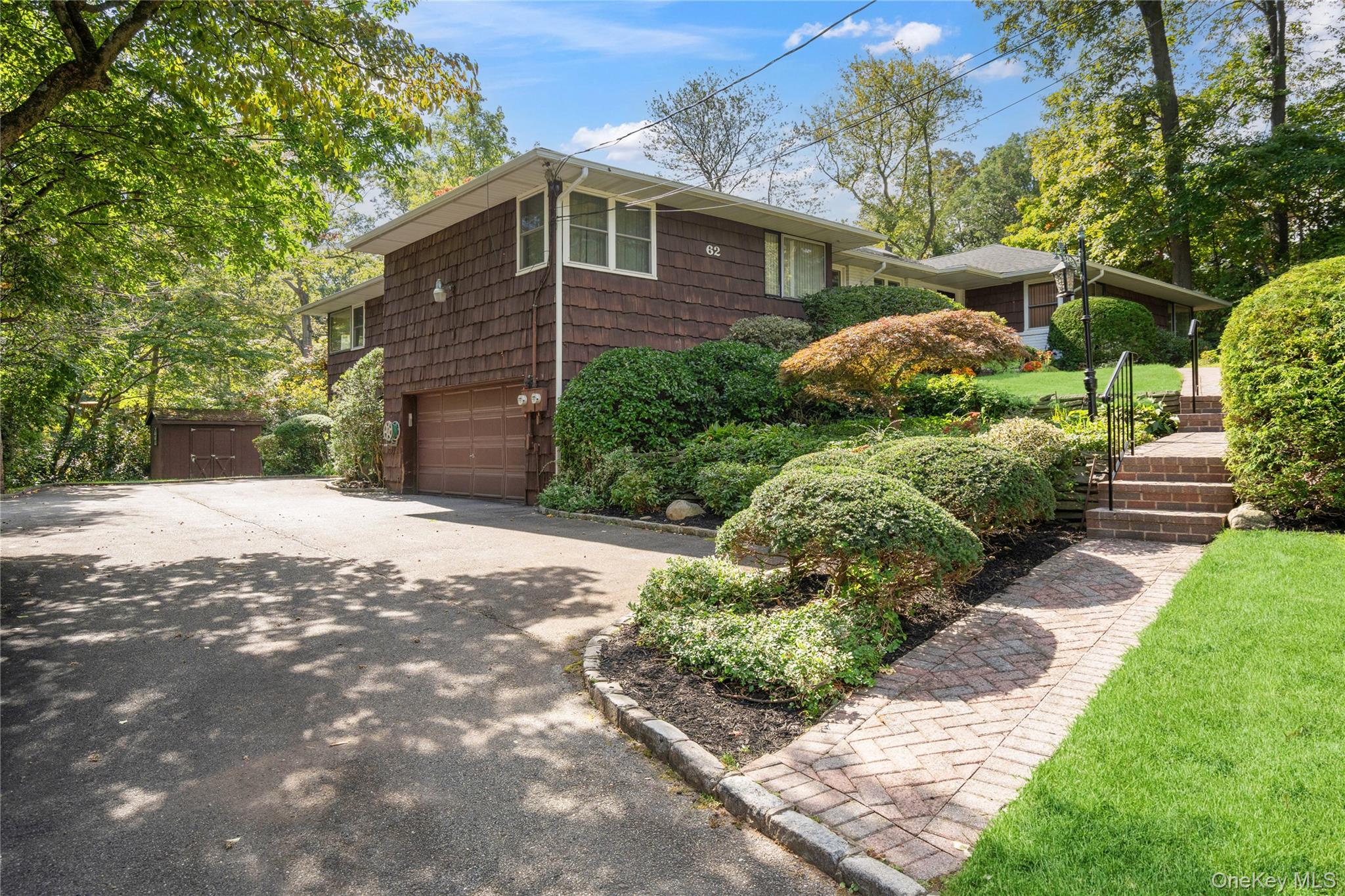 62 The Hemlocks, Roslyn Estates, NY 11576