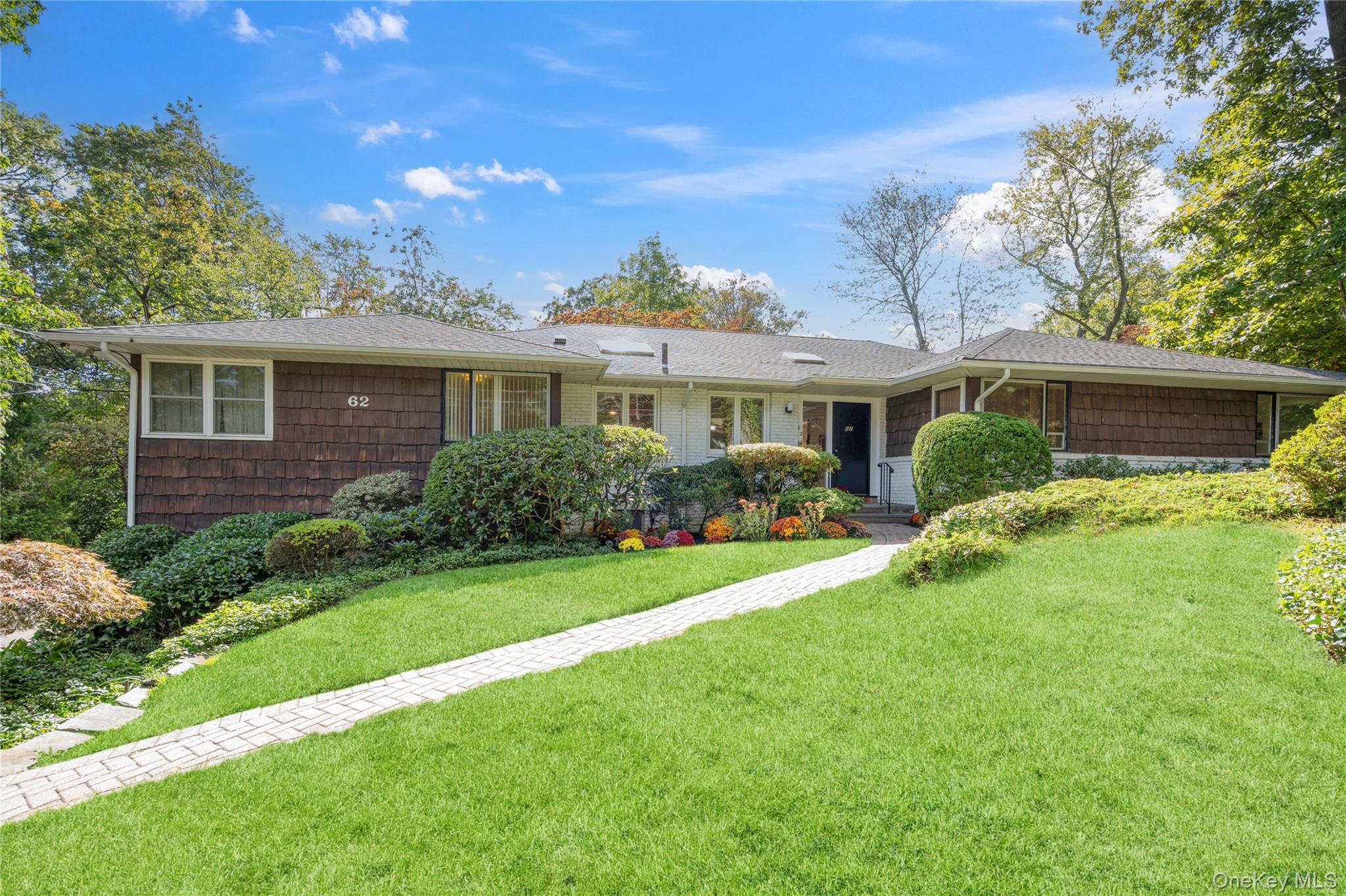 62 The Hemlocks, Roslyn Estates, NY 11576