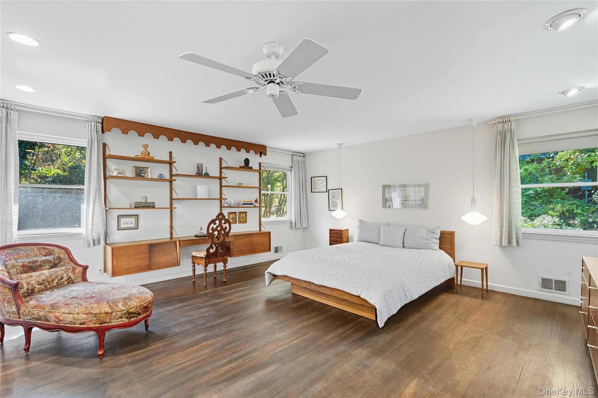 62 The Hemlocks, Roslyn Estates, NY 11576