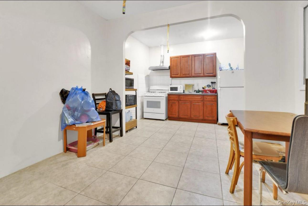 88-22 85th Street, Woodhaven, NY 11421