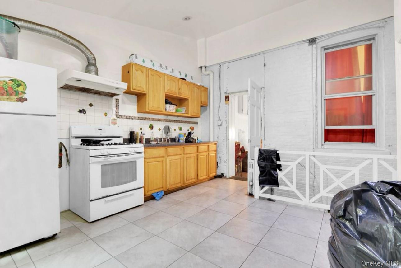 88-22 85th Street, Woodhaven, NY 11421