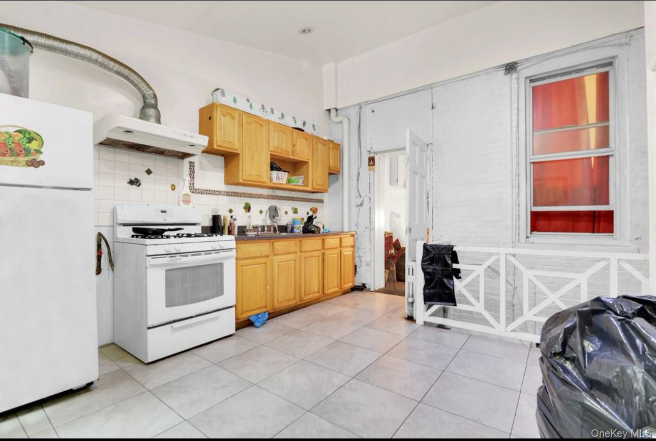 88-22 85th Street, Woodhaven, NY 11421