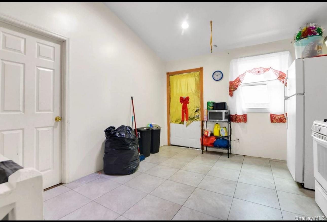 88-22 85th Street, Woodhaven, NY 11421