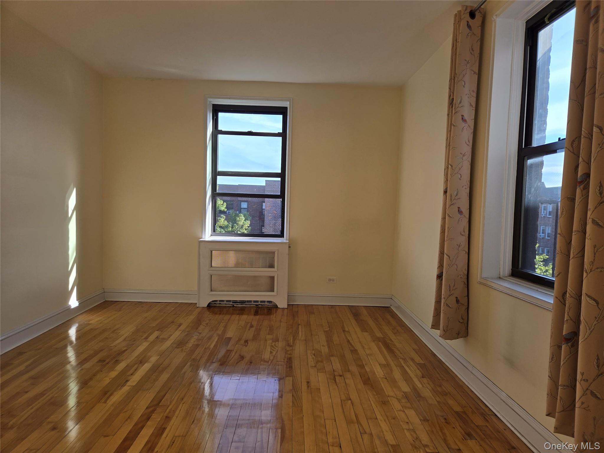 87-09 34th Avenue # 6K, Jackson Heights, NY 11372