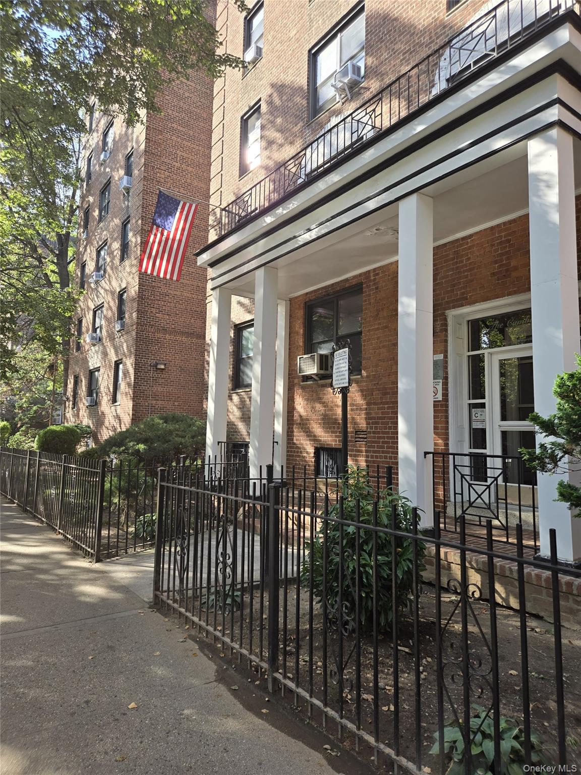 87-09 34th Avenue # 6K, Jackson Heights, NY 11372