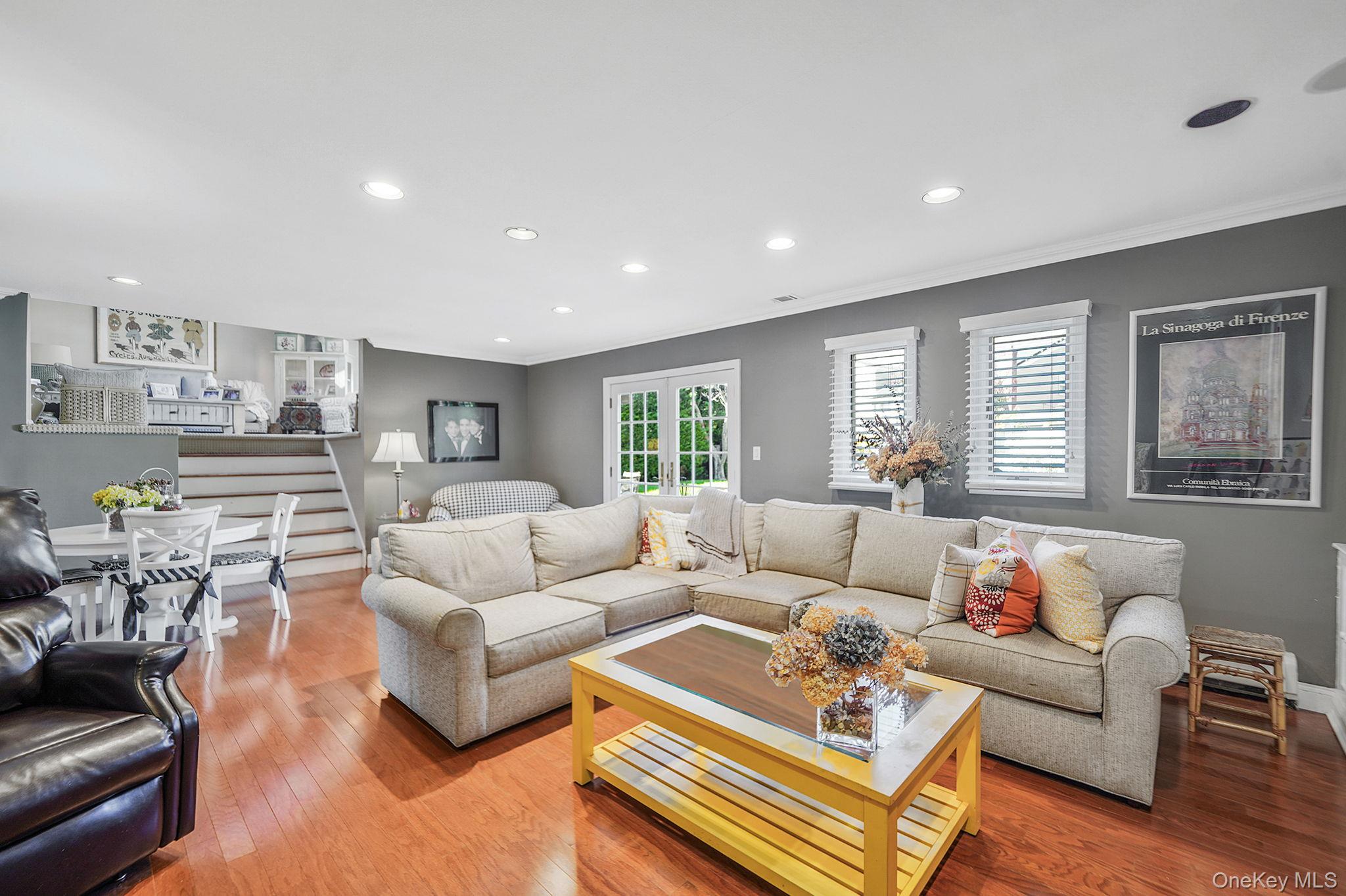 4000 Greentree Drive, Oceanside, NY 11572