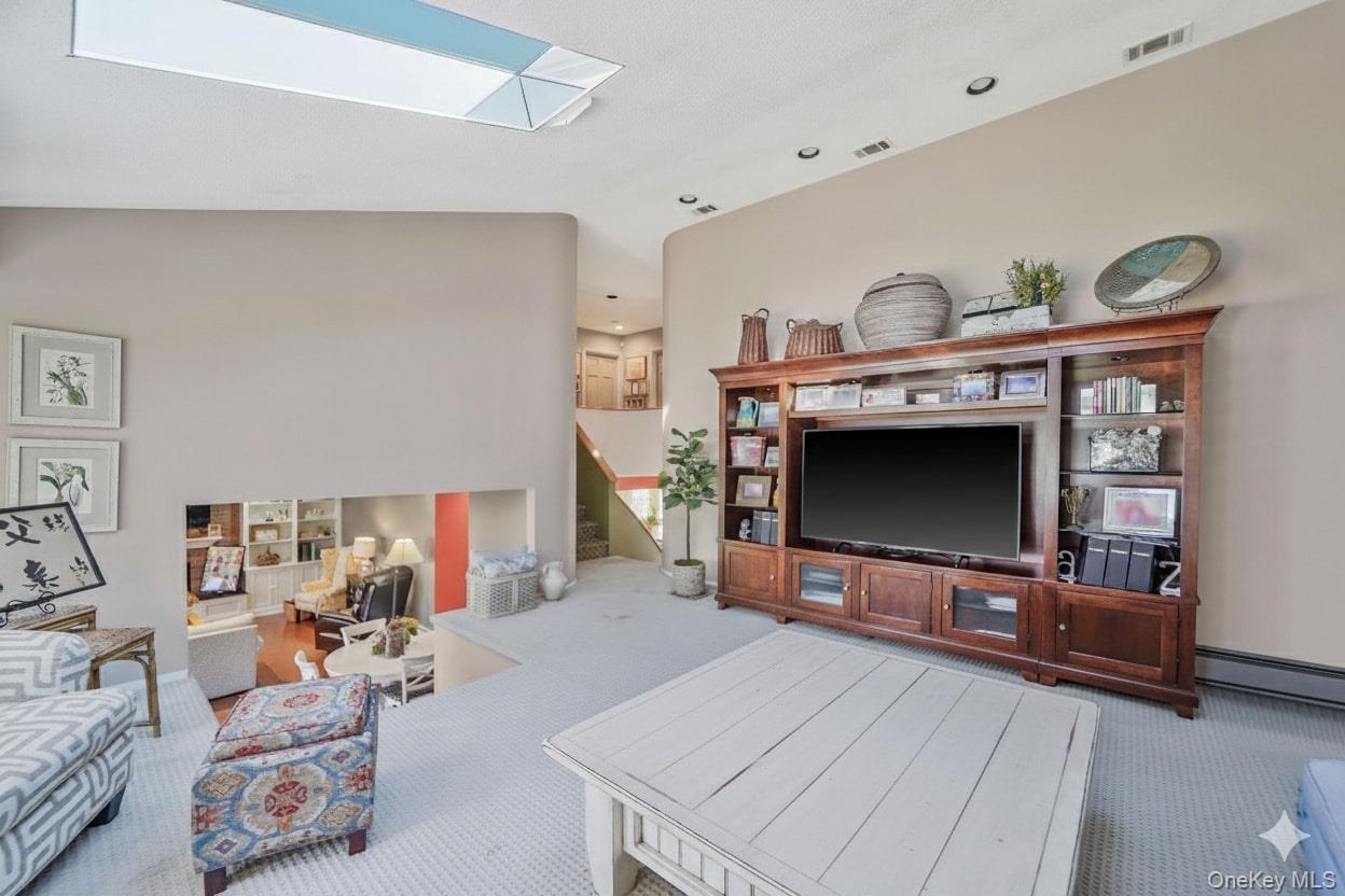 4000 Greentree Drive, Oceanside, NY 11572