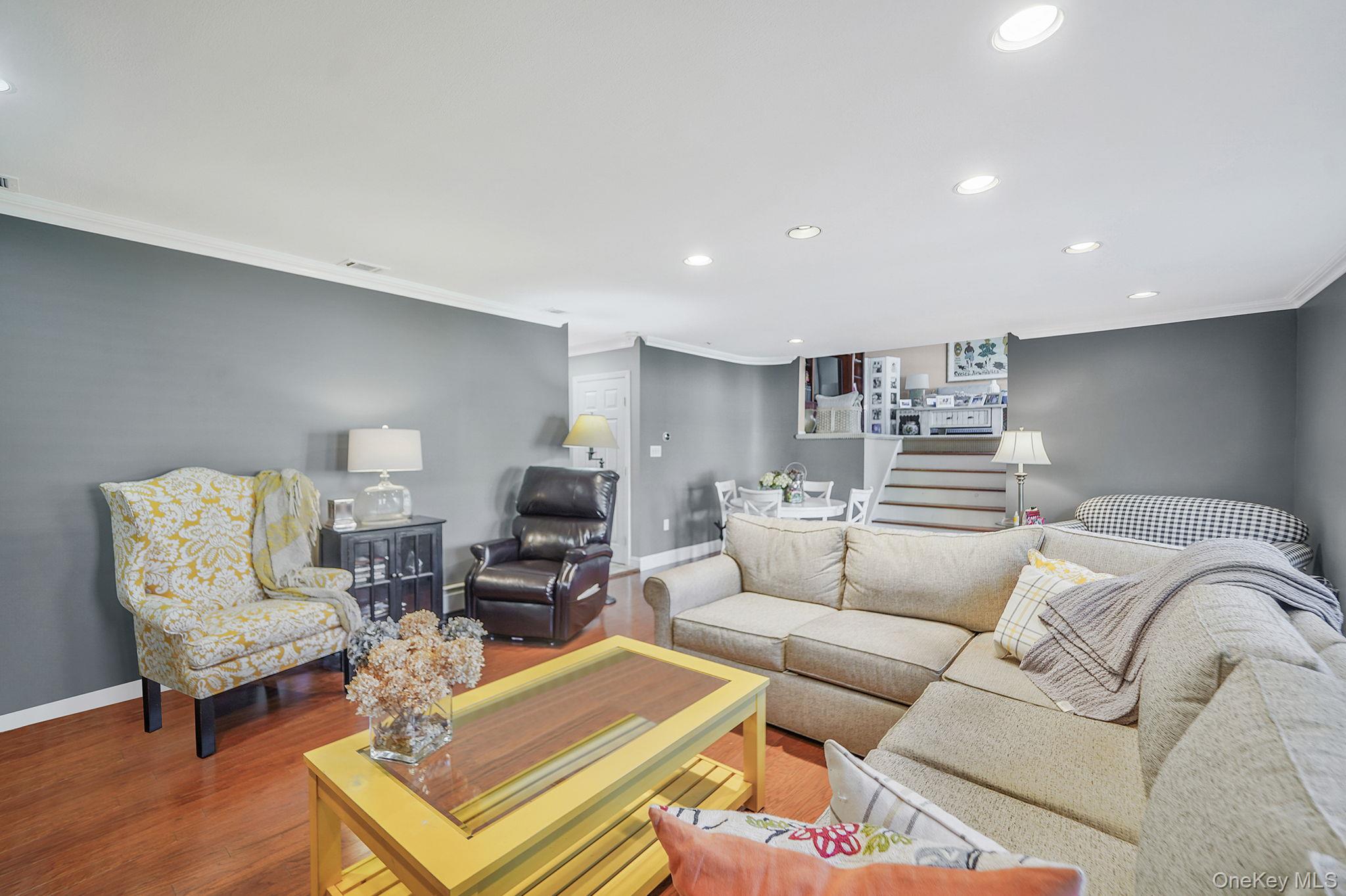 4000 Greentree Drive, Oceanside, NY 11572