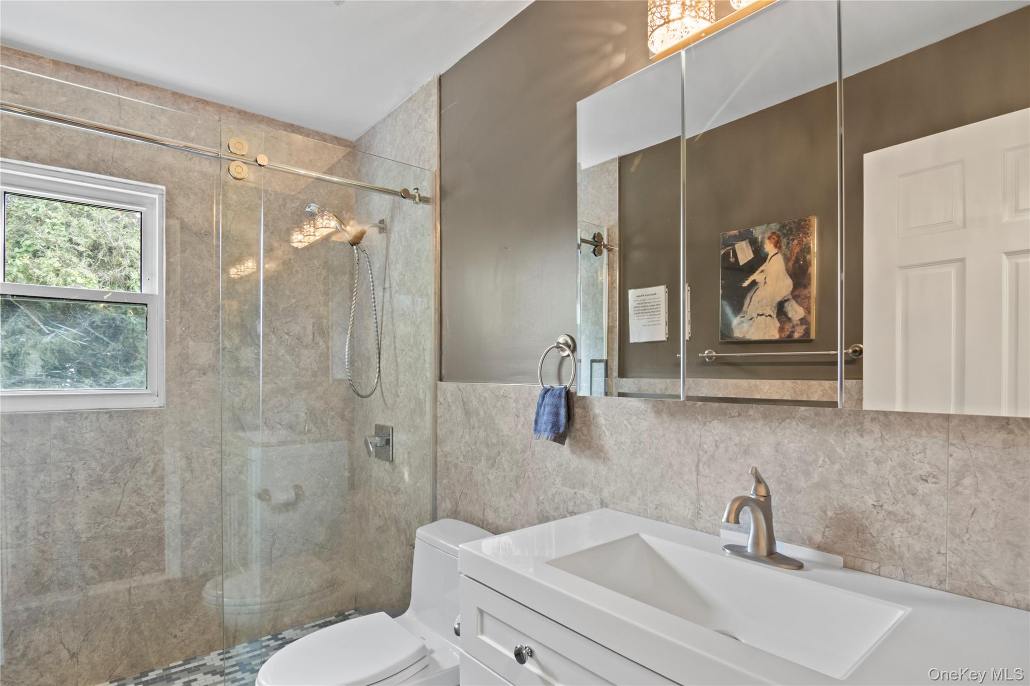 11 Glenwood Road, Glen Head, NY 11545