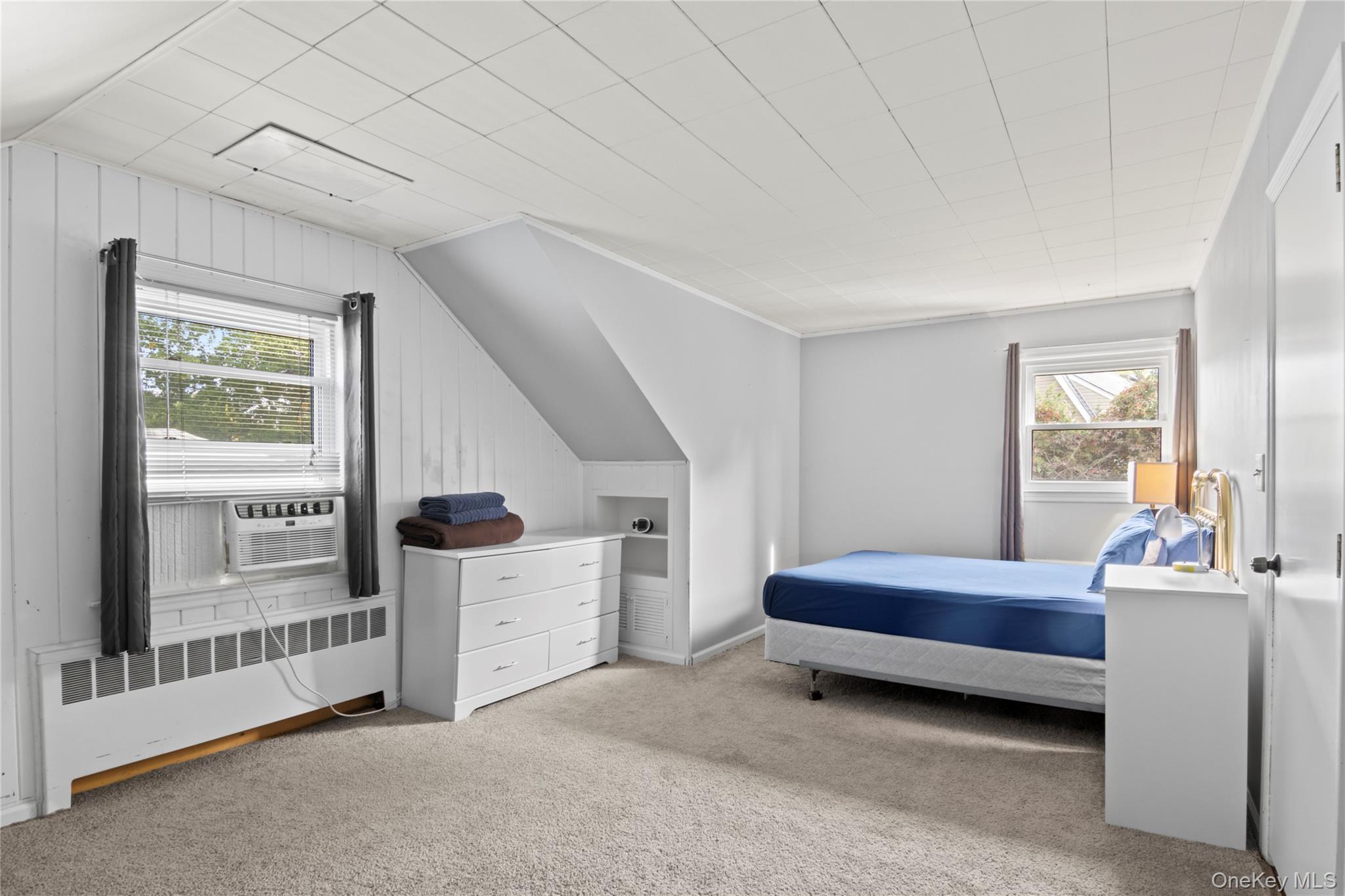 11 Glenwood Road, Glen Head, NY 11545