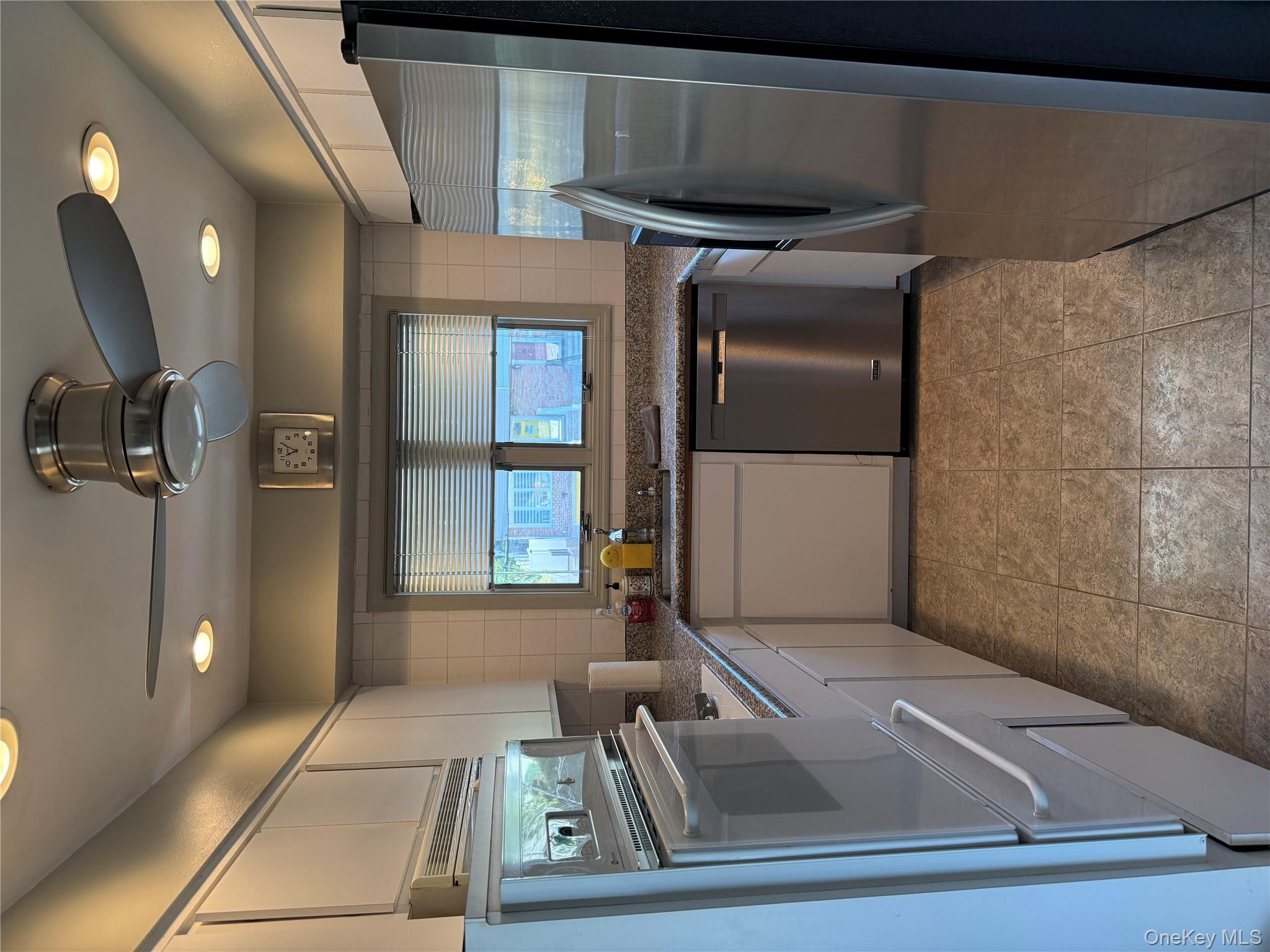 6 Regina Place, Yonkers, NY 10703