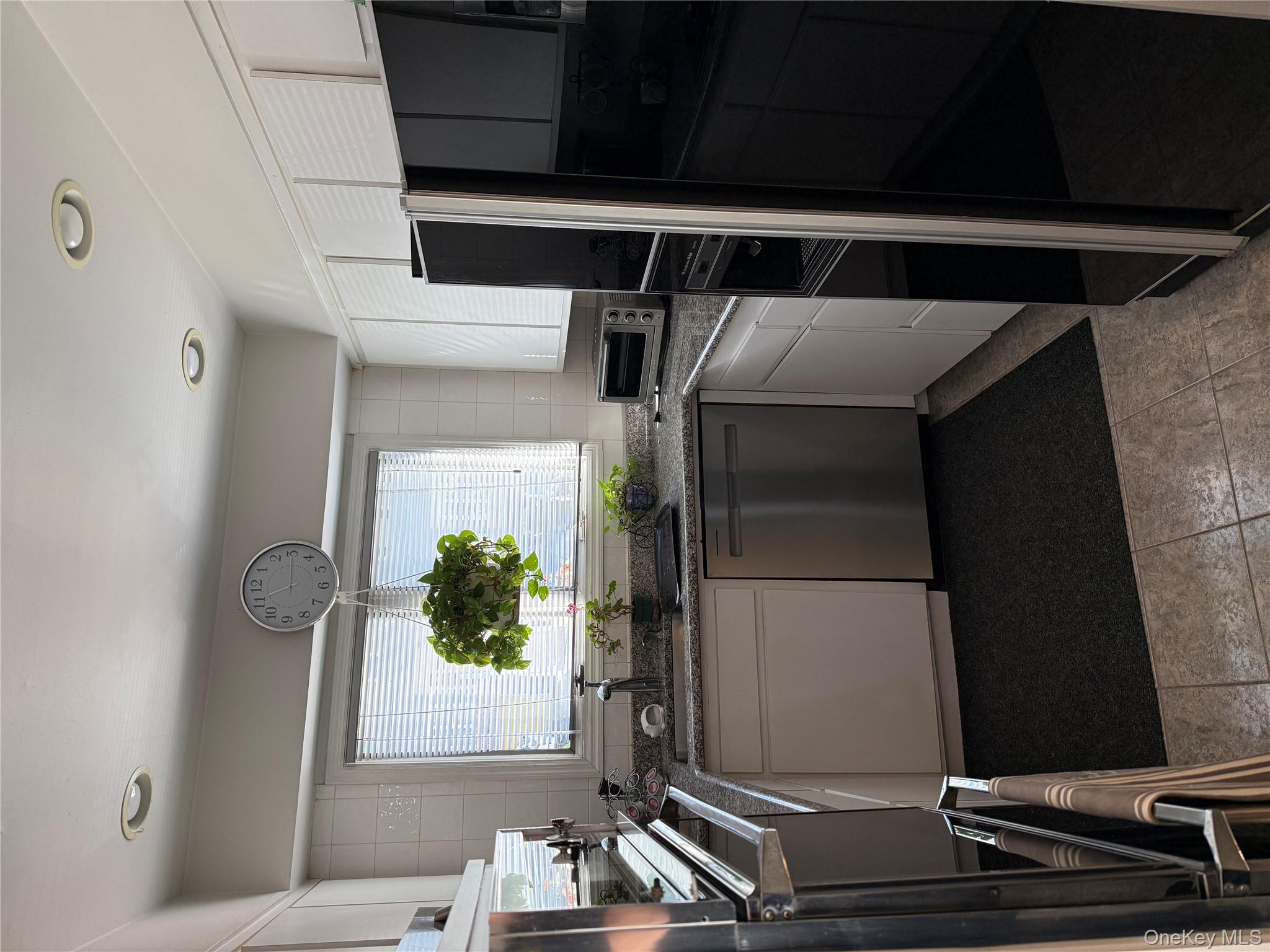 6 Regina Place, Yonkers, NY 10703