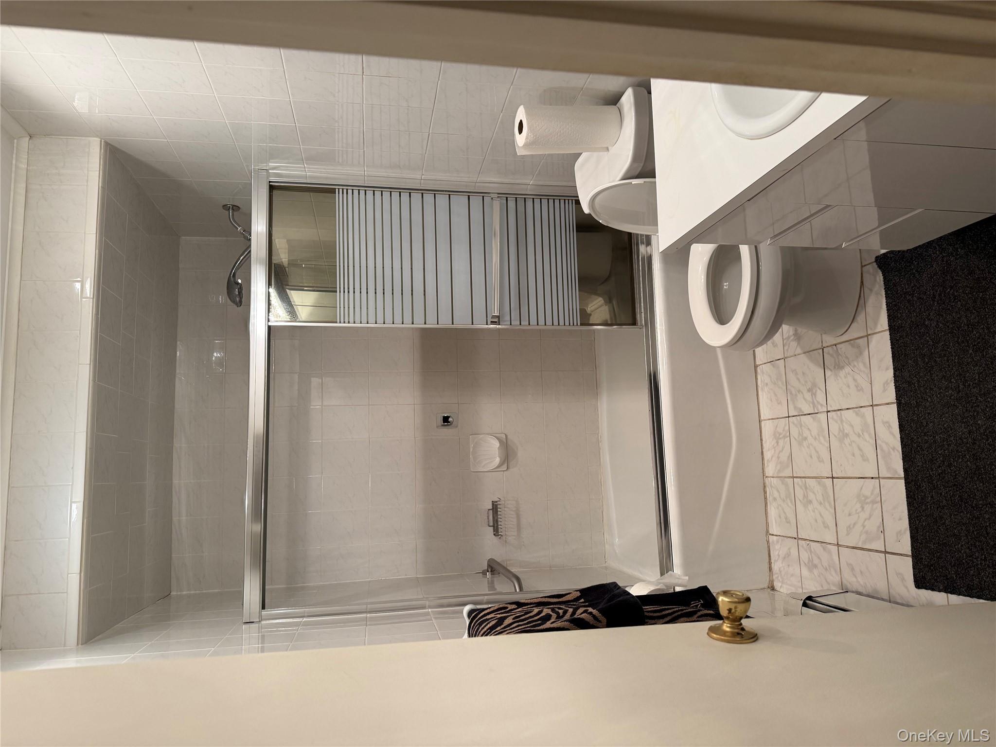 6 Regina Place, Yonkers, NY 10703