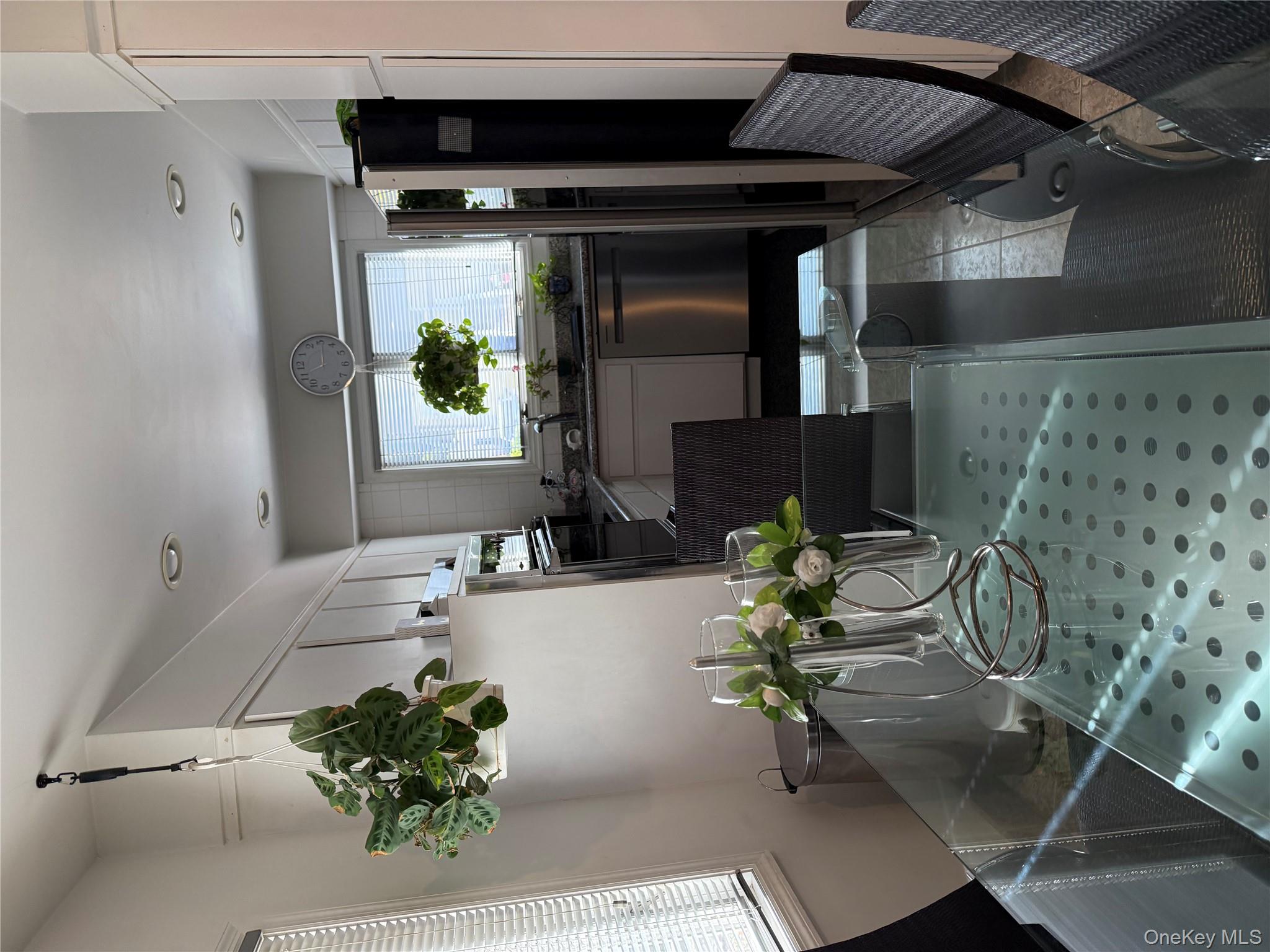 6 Regina Place, Yonkers, NY 10703