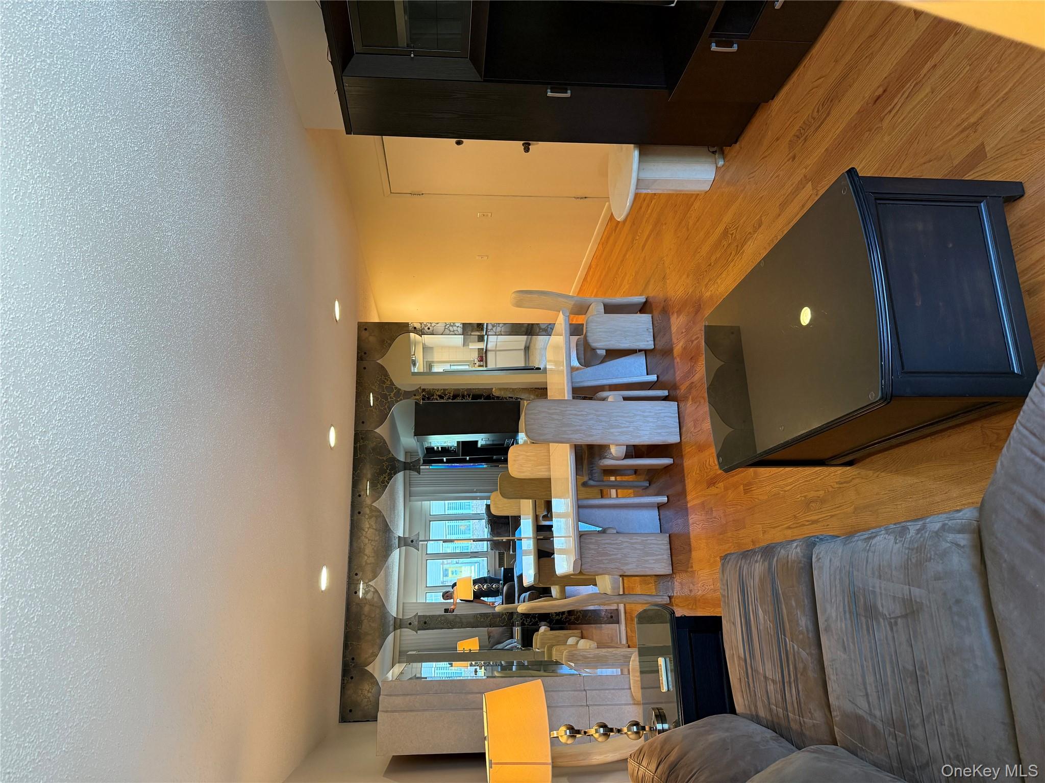 6 Regina Place, Yonkers, NY 10703