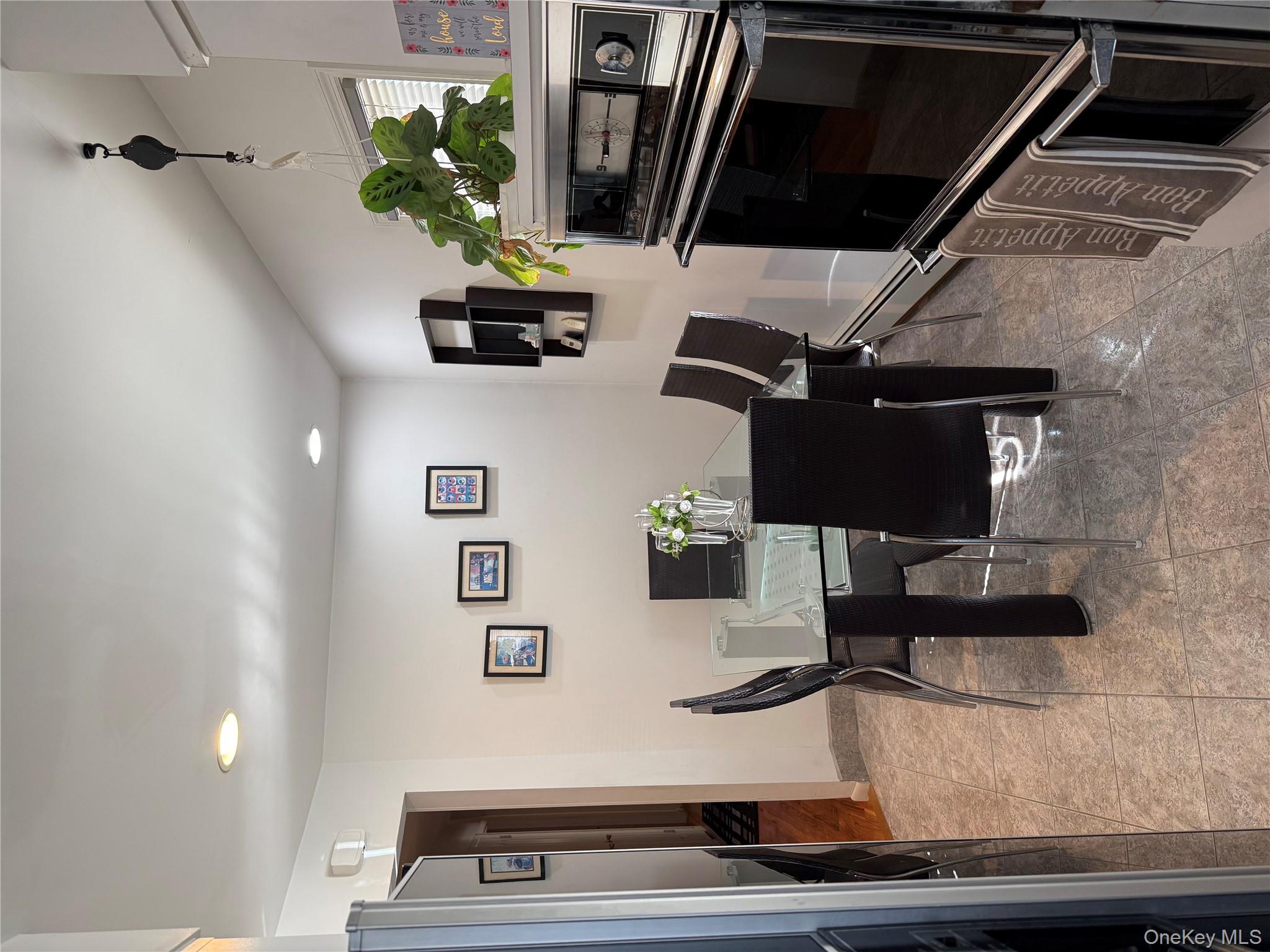 6 Regina Place, Yonkers, NY 10703