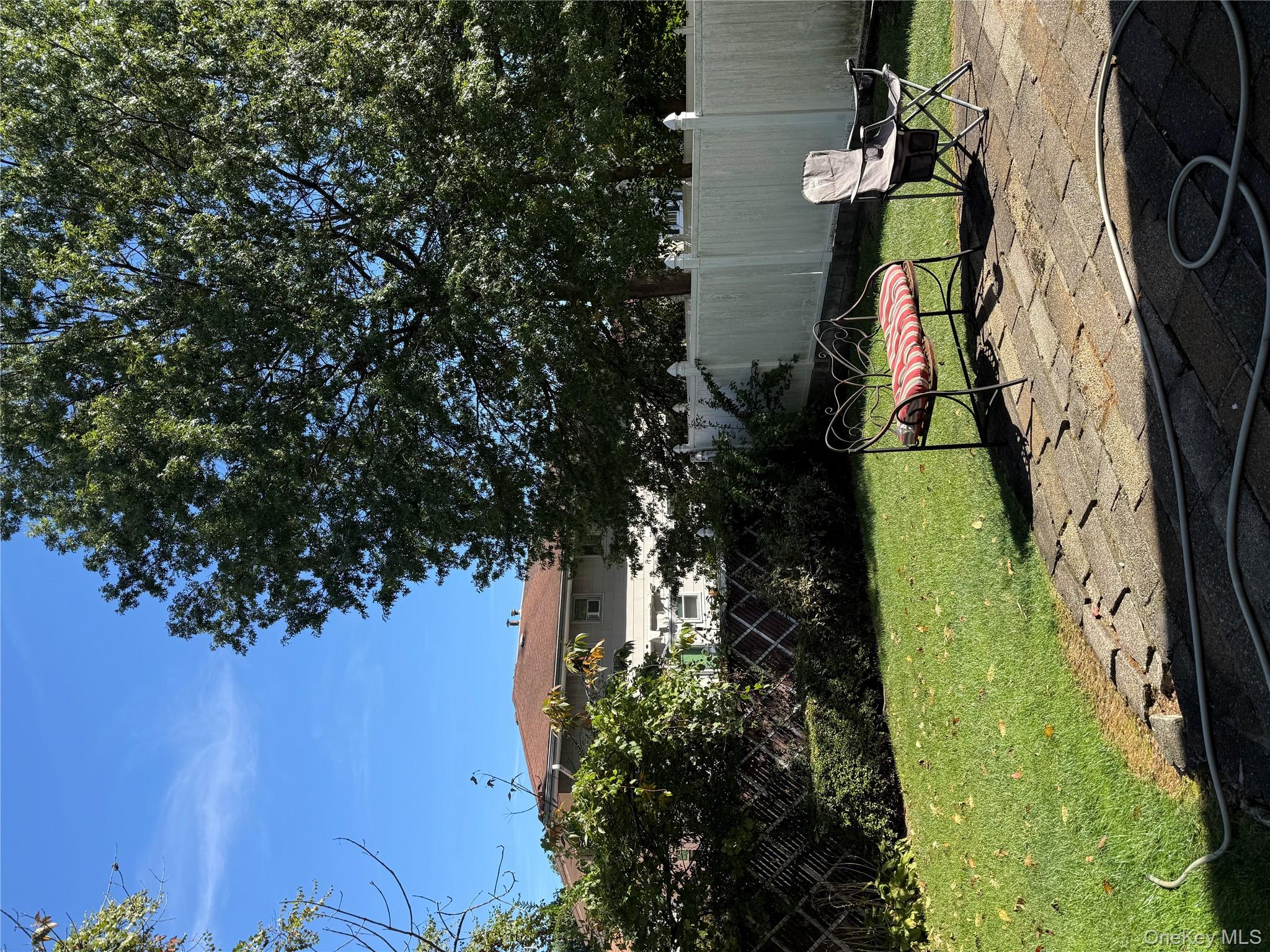 6 Regina Place, Yonkers, NY 10703