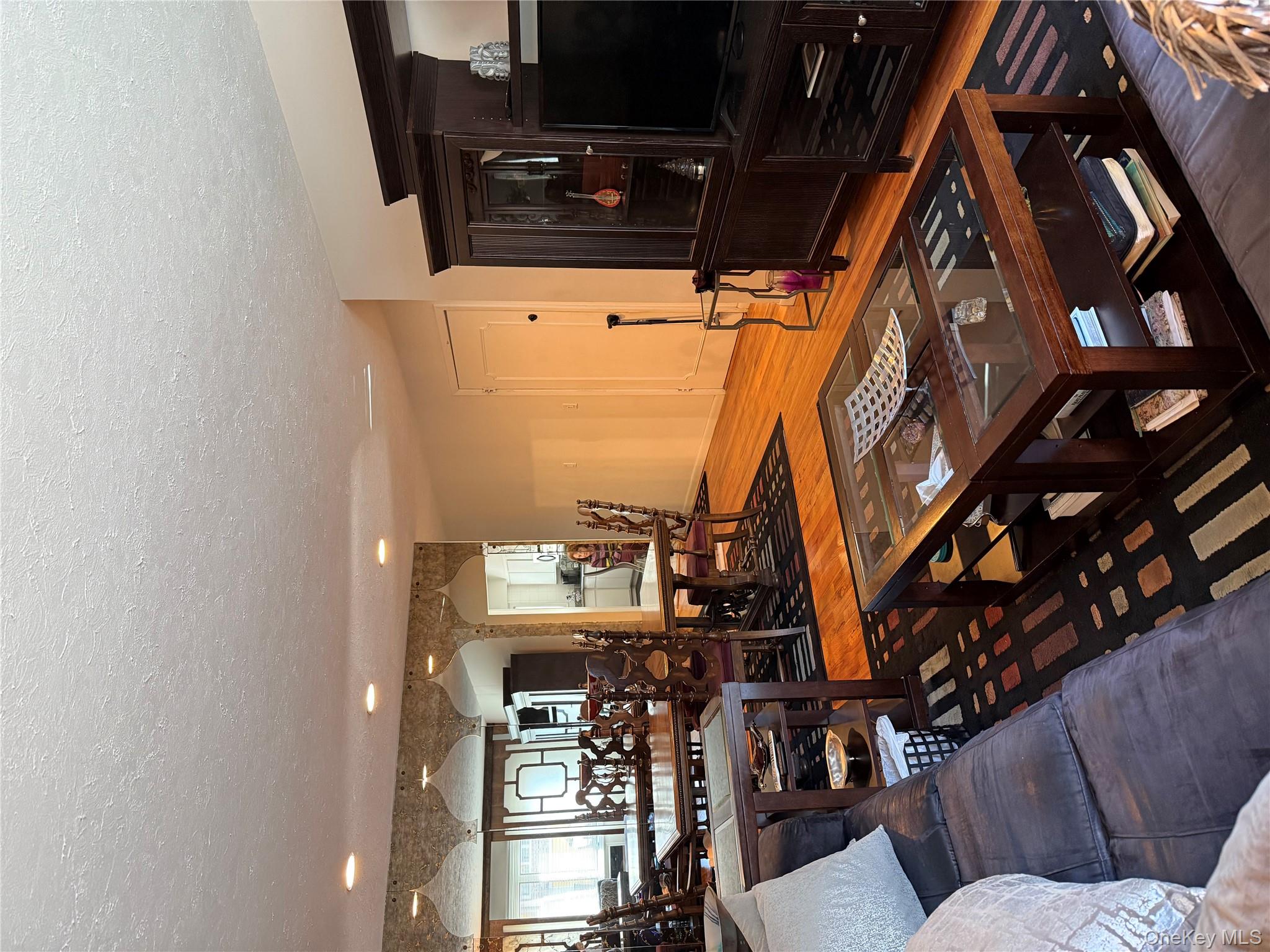 6 Regina Place, Yonkers, NY 10703