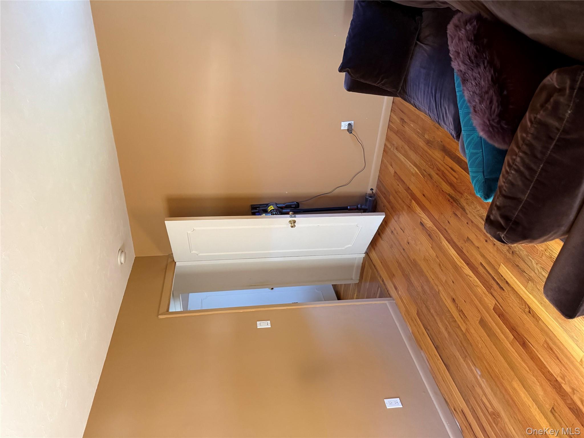 6 Regina Place, Yonkers, NY 10703