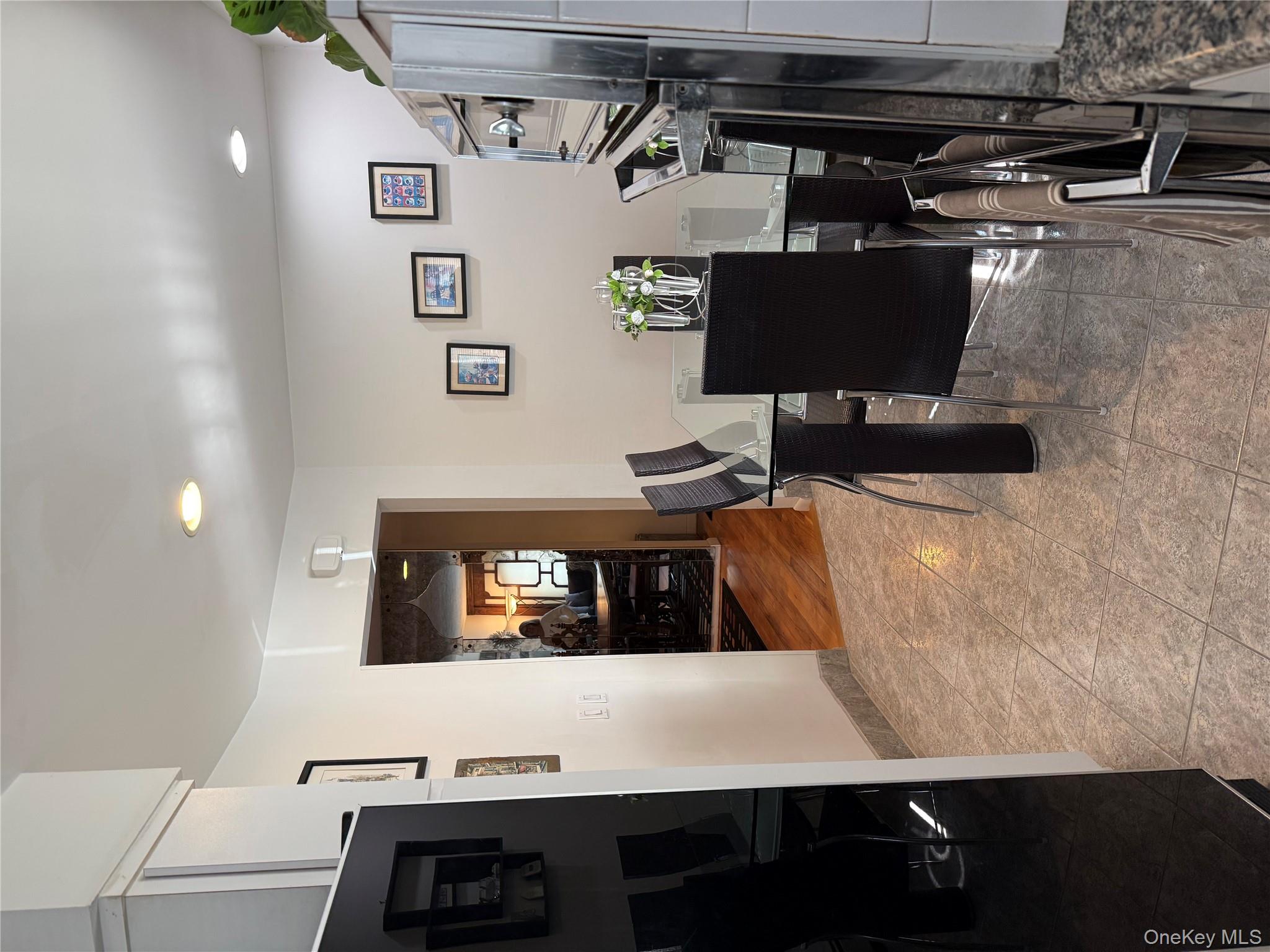 6 Regina Place, Yonkers, NY 10703