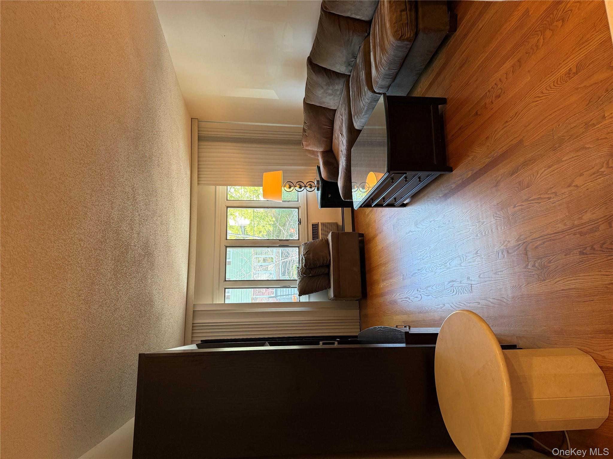 6 Regina Place, Yonkers, NY 10703