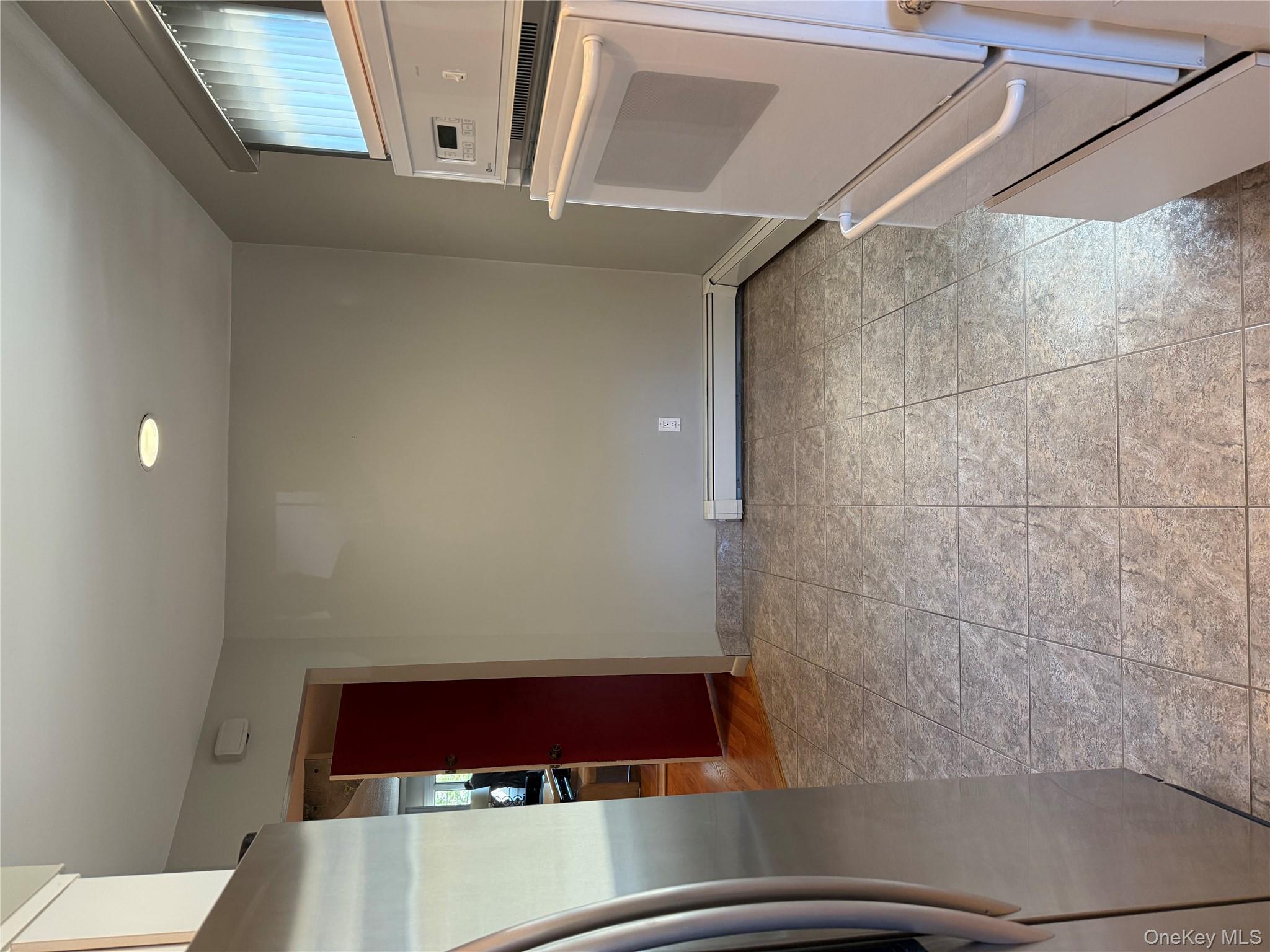 6 Regina Place, Yonkers, NY 10703