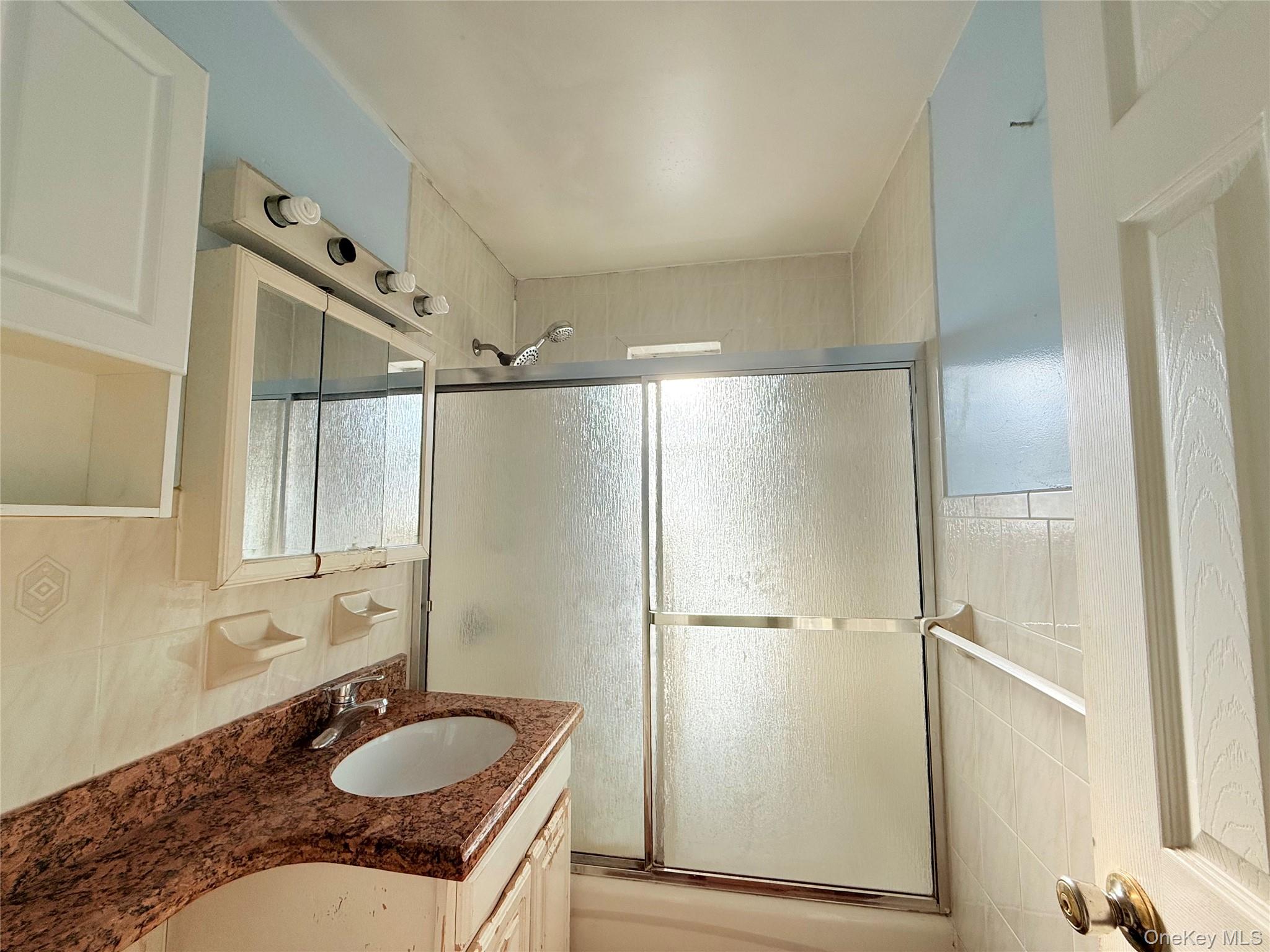 66-10 110 Street # 3B, Forest Hills, NY 11375