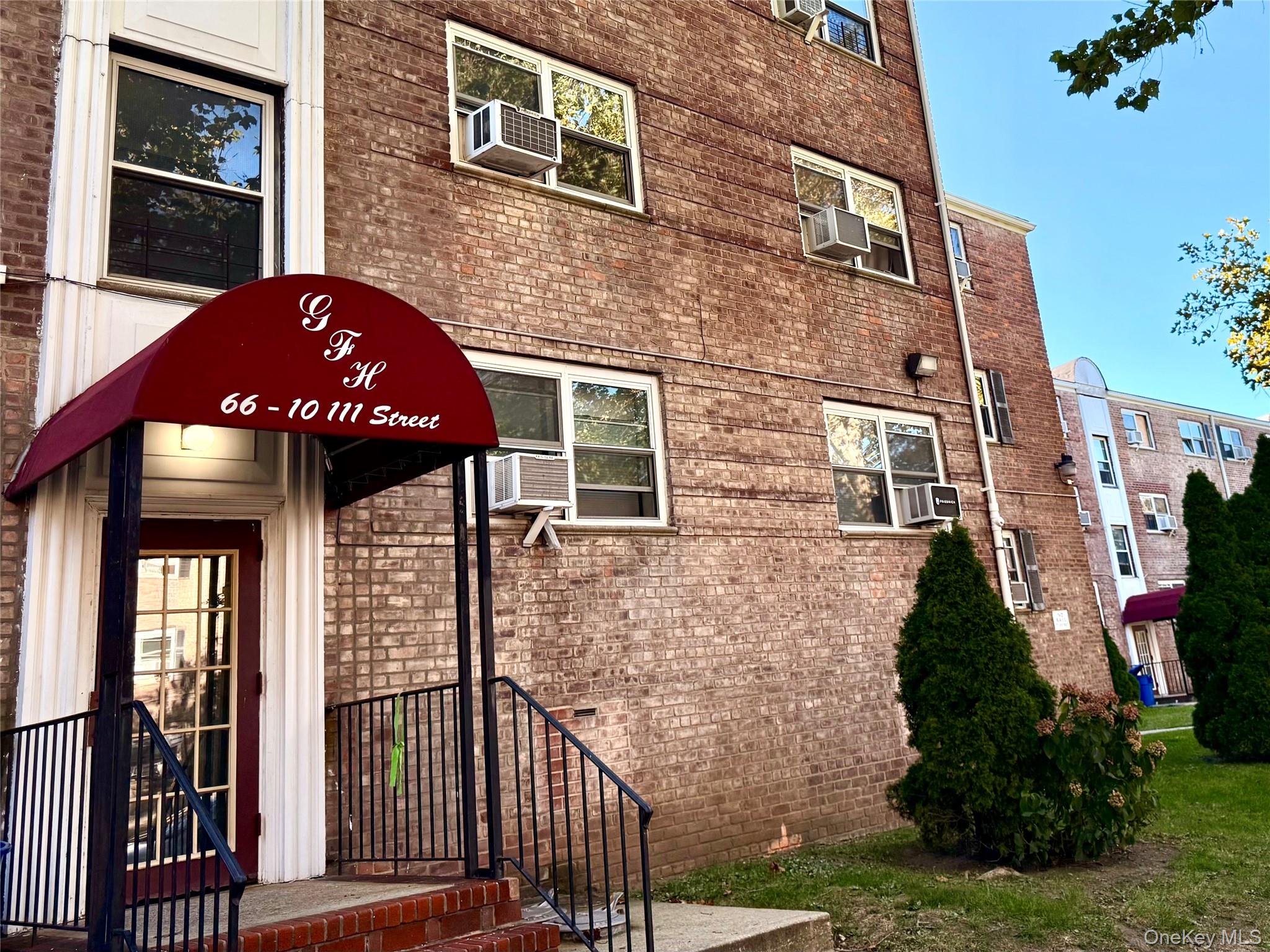 66-10 110 Street # 3B, Forest Hills, NY 11375