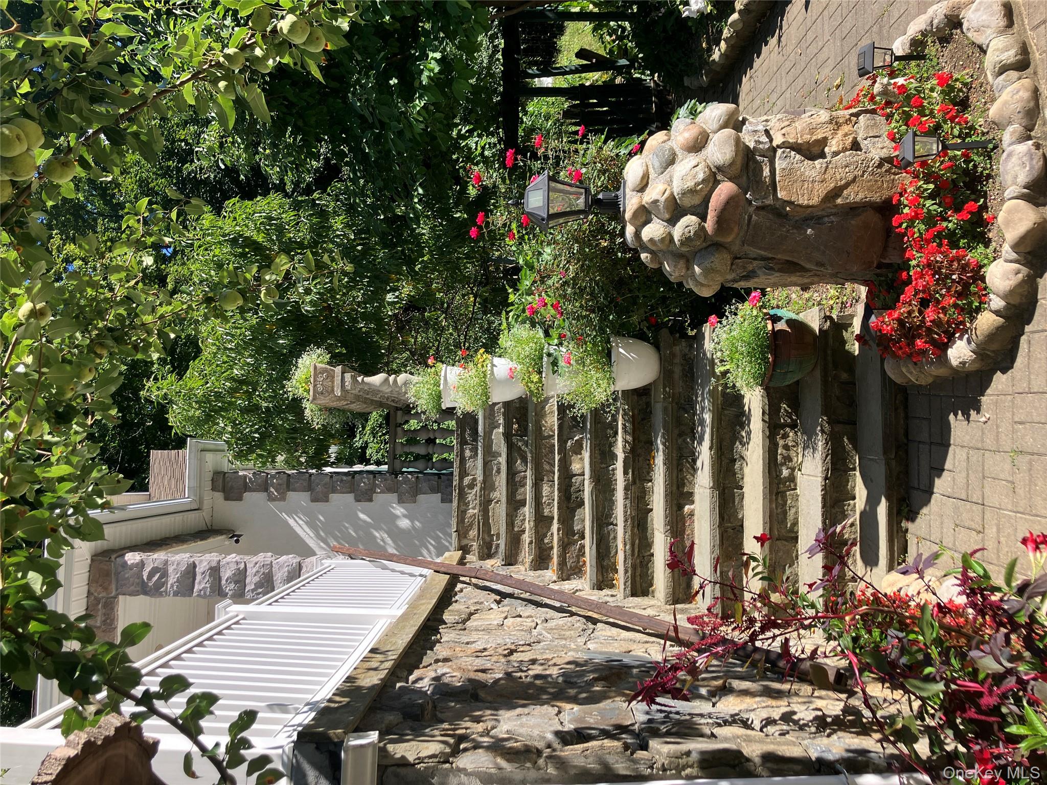 19 Stevenkay Place, Fishkill, NY 12524