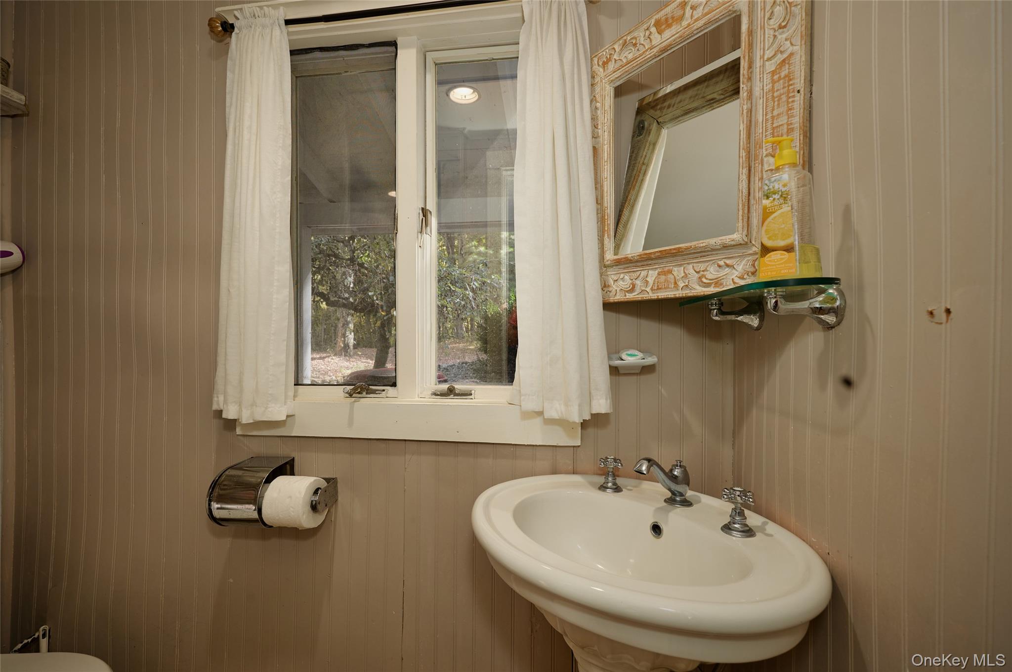 356 Rossway Road, Pleasant Valley, NY 12569