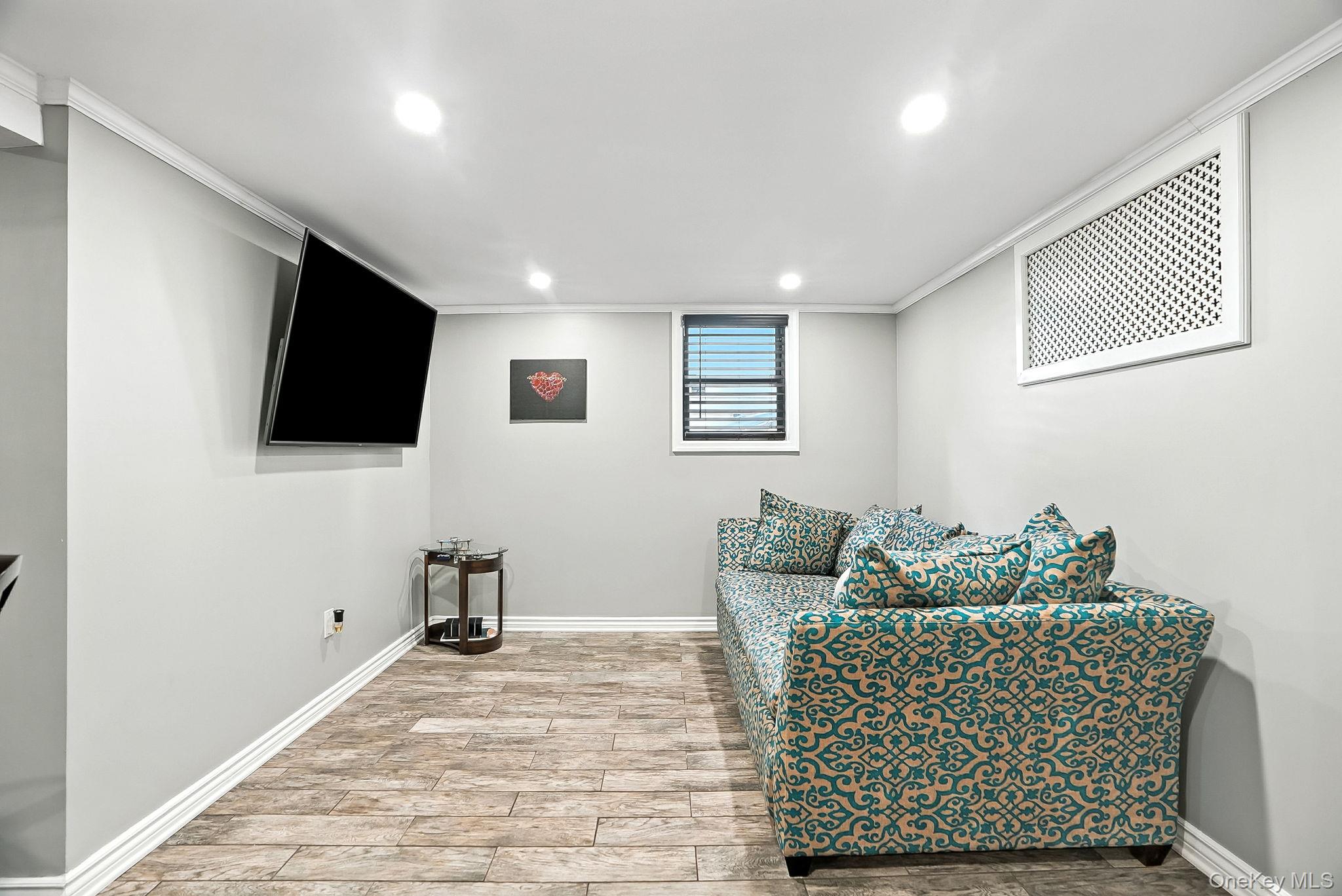 1260 Rhinelander Avenue, Bronx, NY 10461