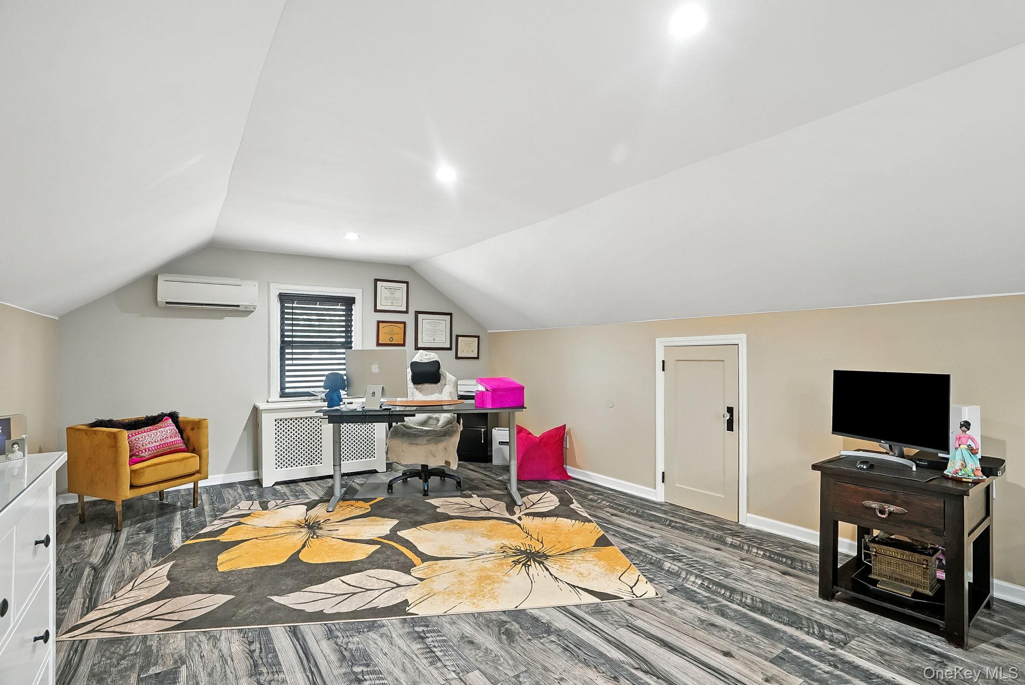 1260 Rhinelander Avenue, Bronx, NY 10461