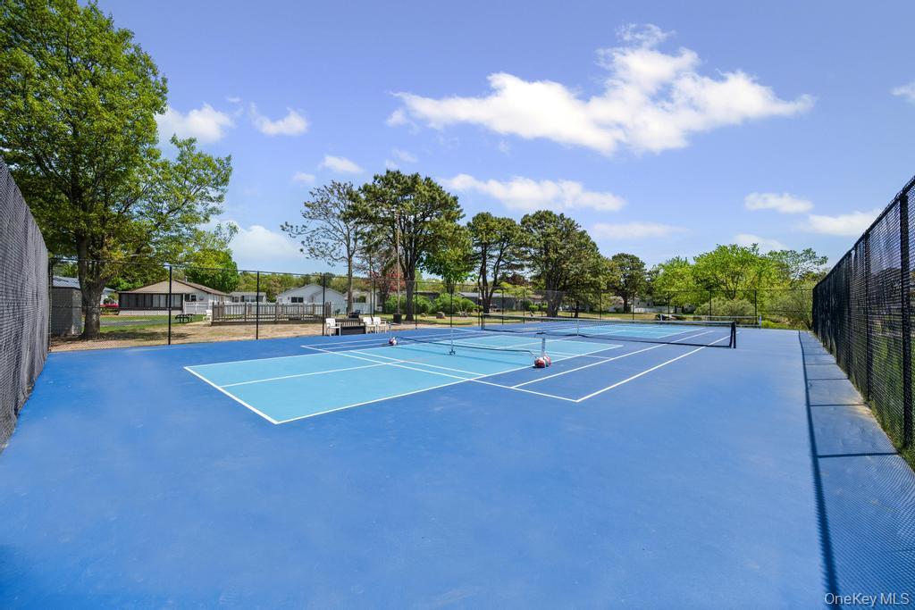 11 Willow Court, Manorville, NY 11949