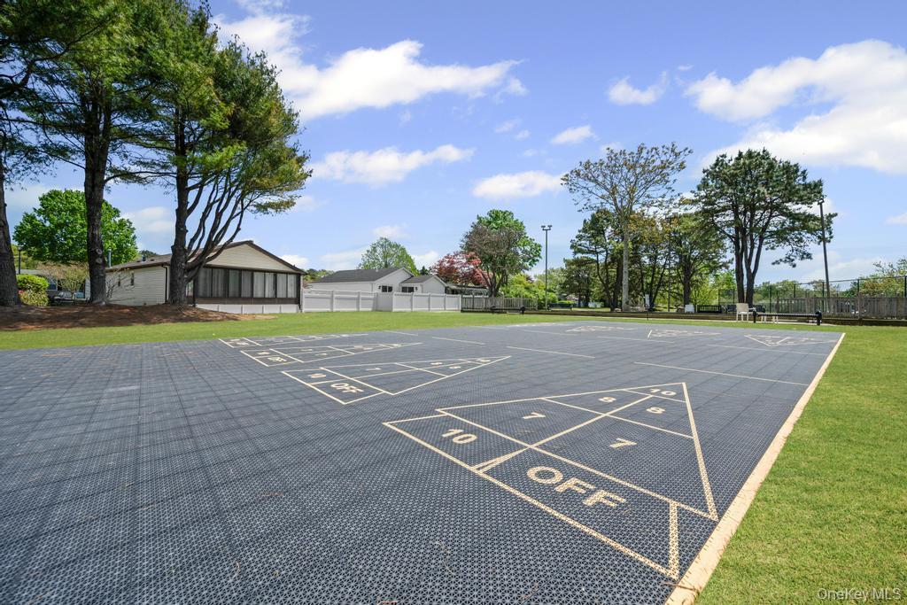 11 Willow Court, Manorville, NY 11949