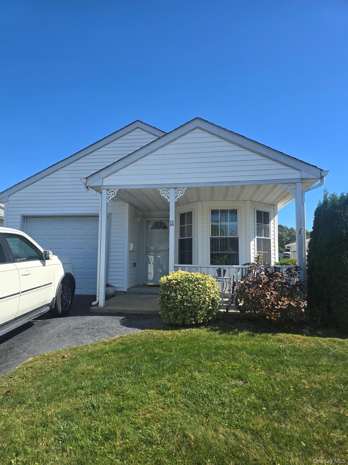 11 Willow Court, Manorville, NY 11949