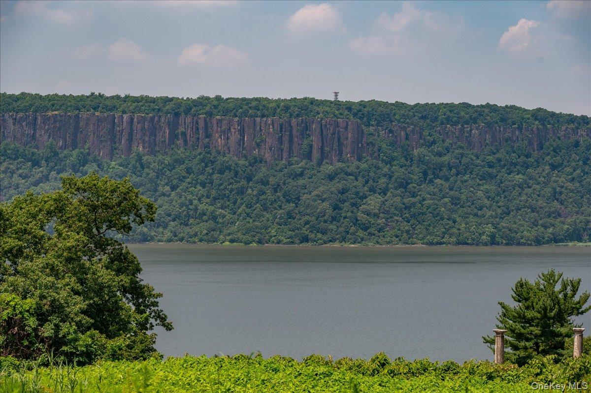 1200 Warburton Avenue # 21, Yonkers, NY 10701