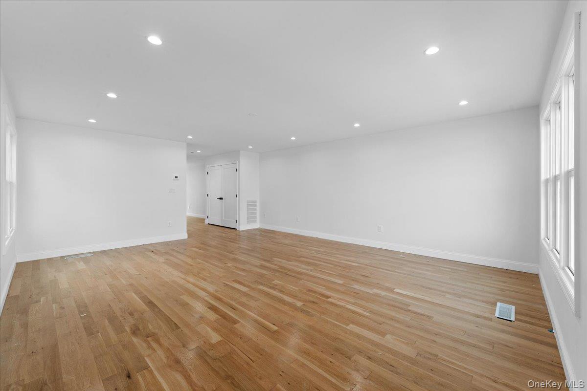 93 Thurton Place, Yonkers, NY 10704