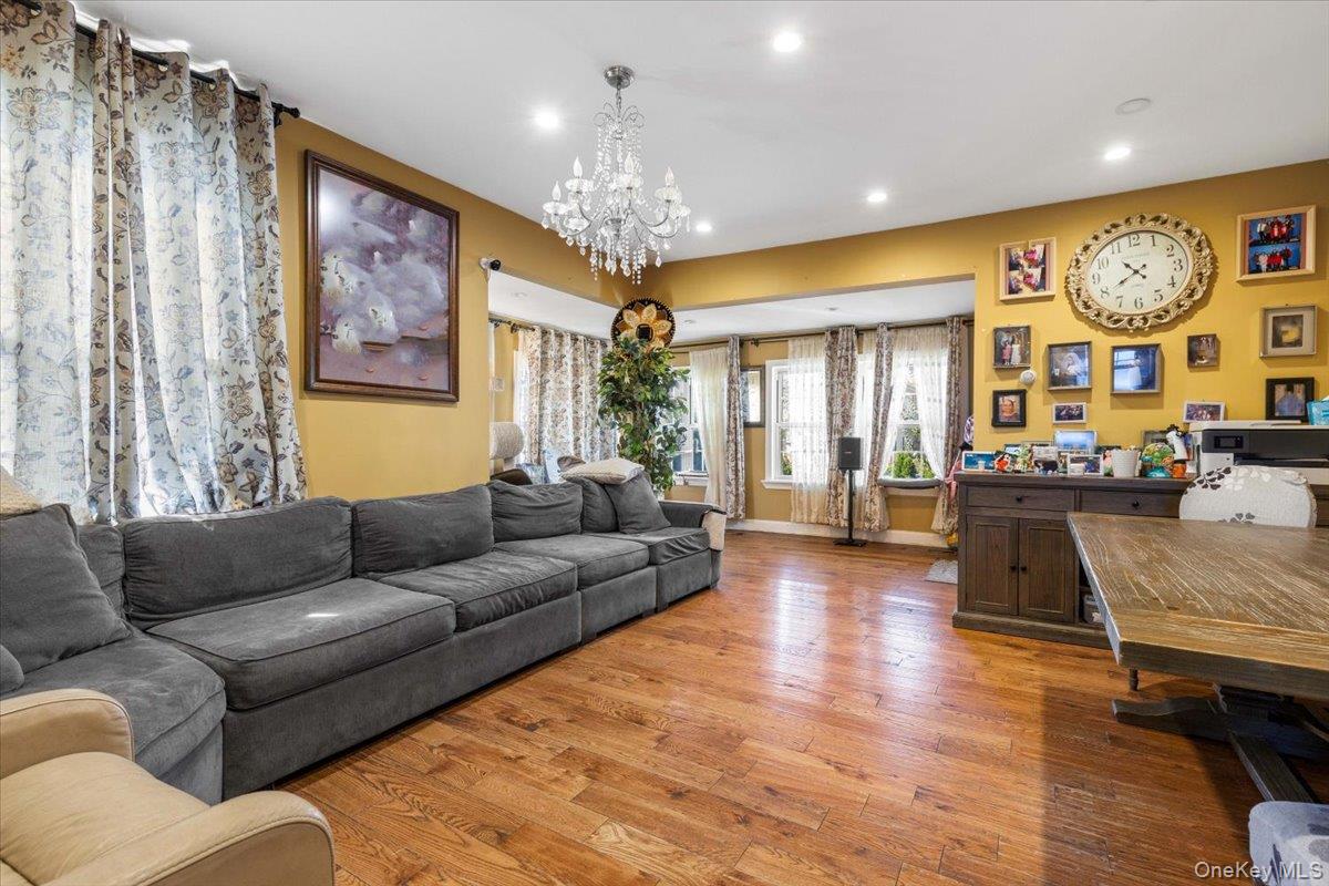 605 S 6th Avenue, Mount Vernon, NY 10550