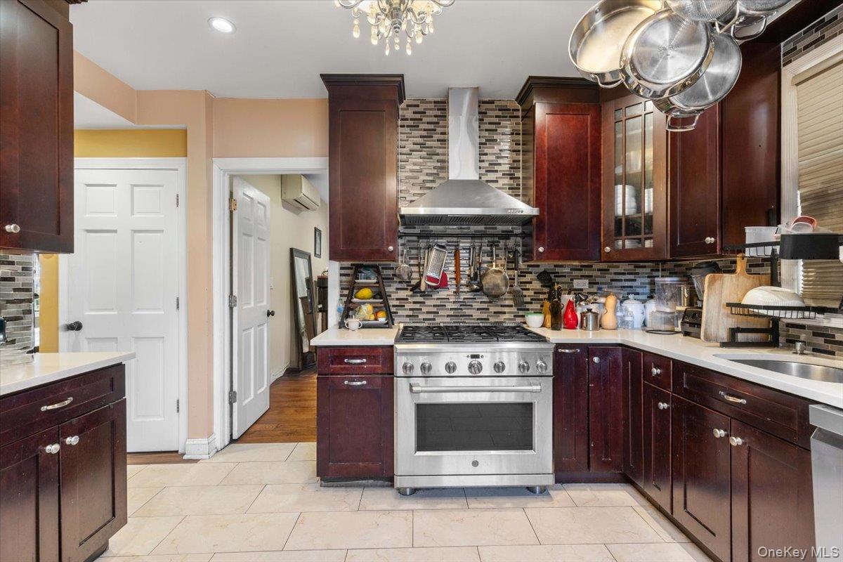 605 S 6th Avenue, Mount Vernon, NY 10550