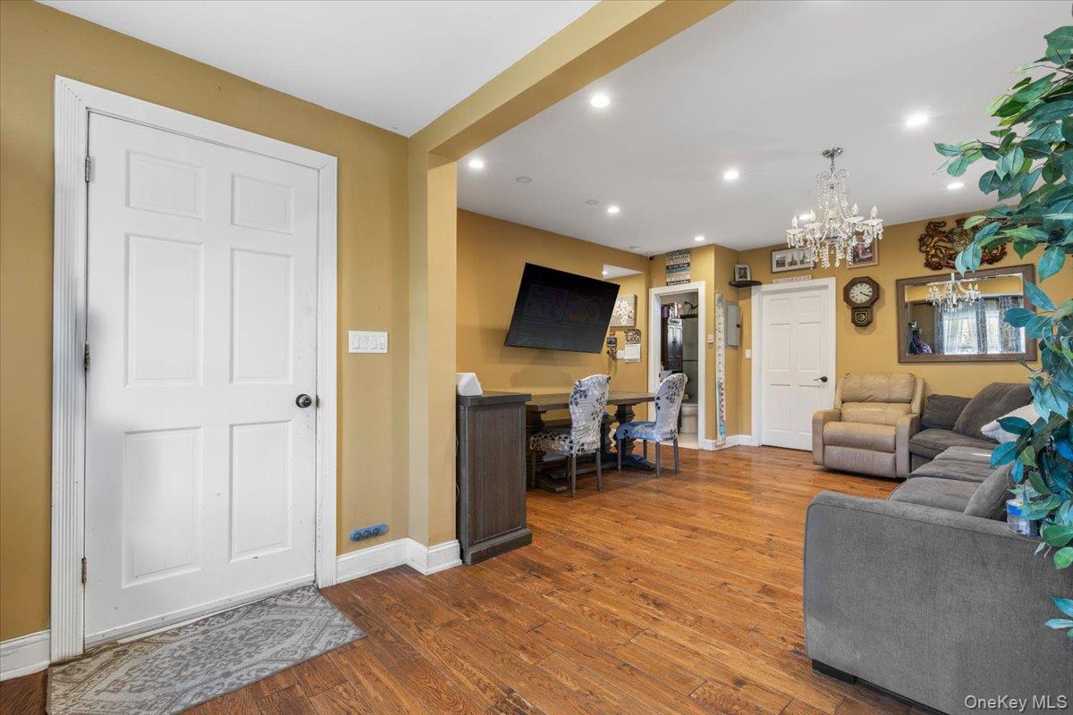 605 S 6th Avenue, Mount Vernon, NY 10550