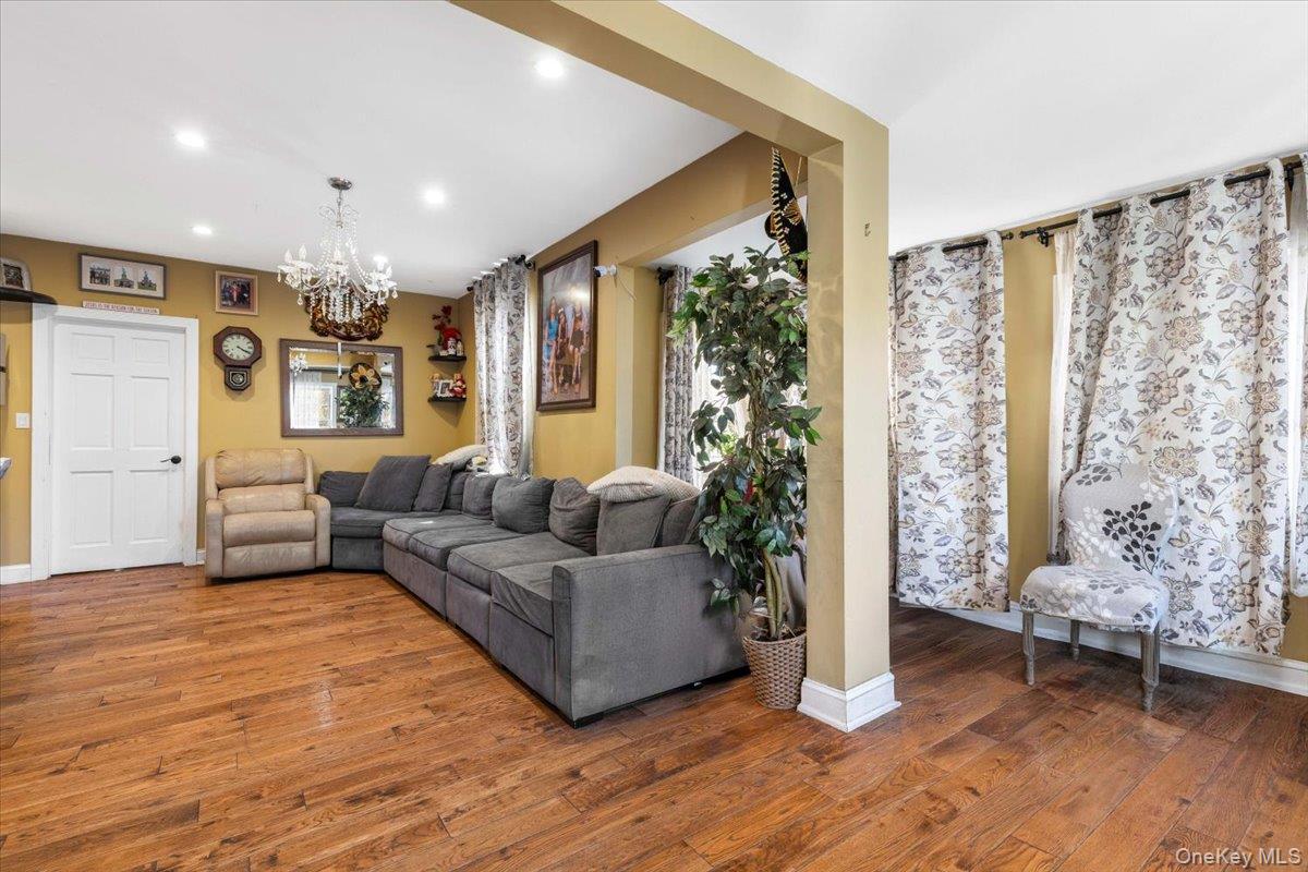 605 S 6th Avenue, Mount Vernon, NY 10550