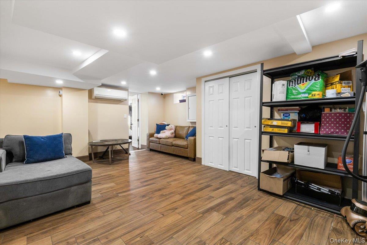 605 S 6th Avenue, Mount Vernon, NY 10550