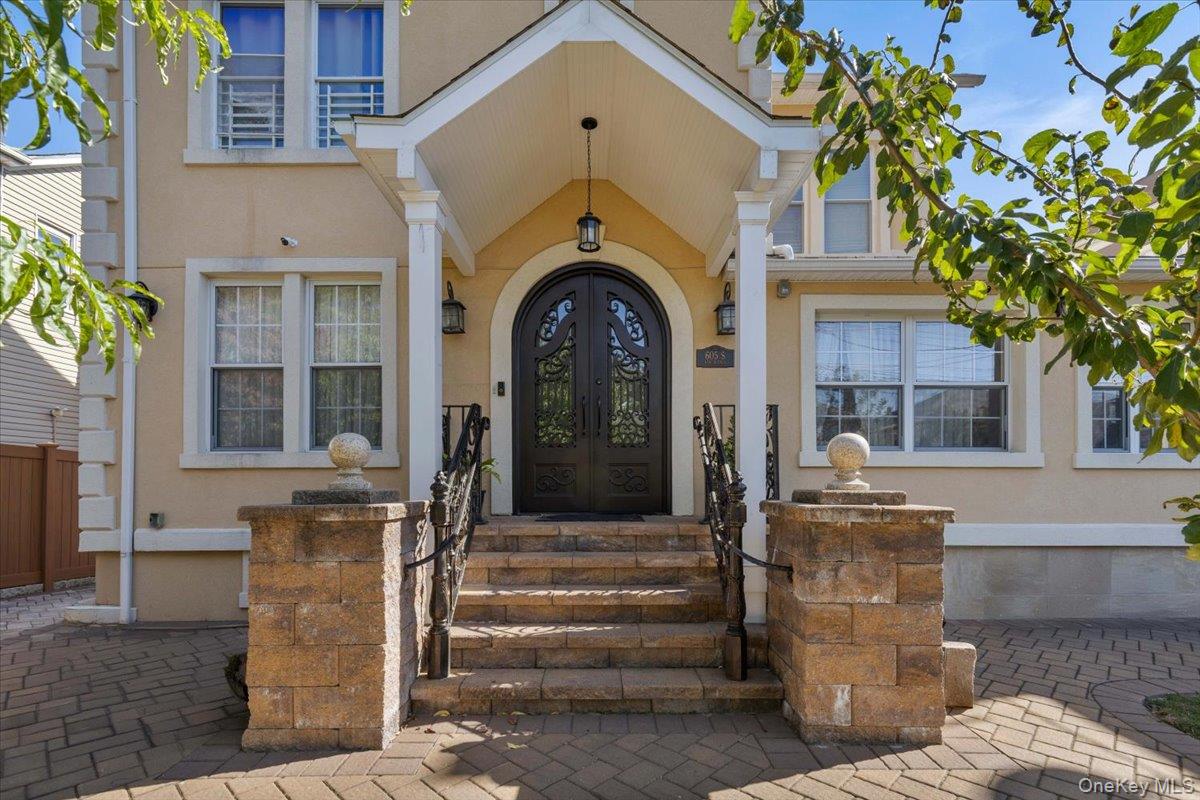 605 S 6th Avenue, Mount Vernon, NY 10550