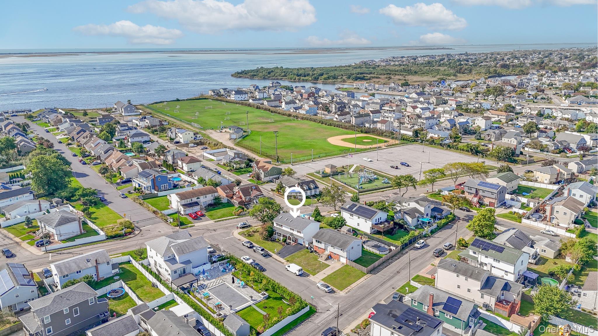 769 Bay Place, Lindenhurst, NY 11757