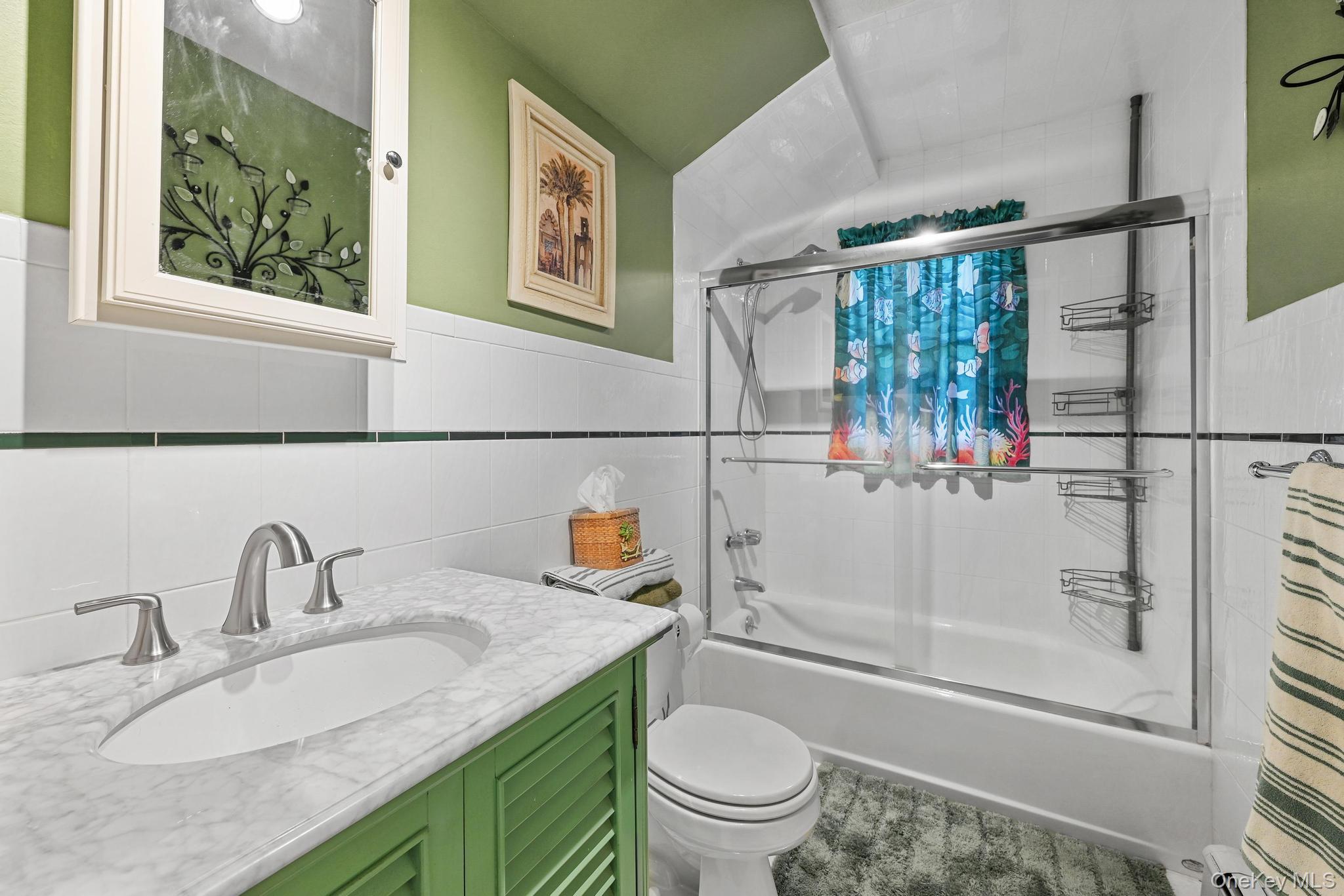 769 Bay Place, Lindenhurst, NY 11757