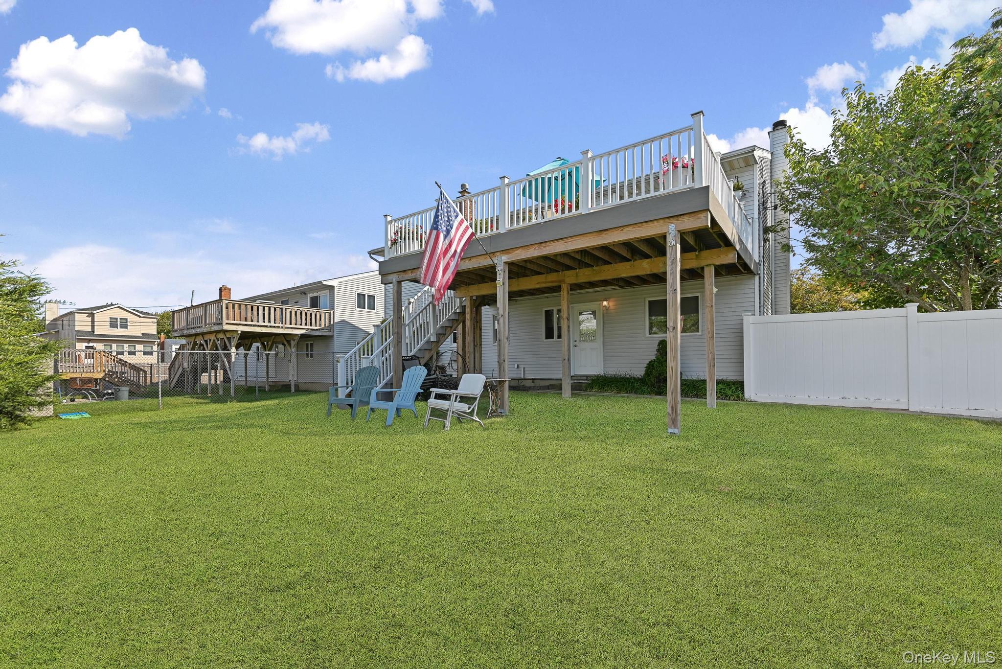 769 Bay Place, Lindenhurst, NY 11757