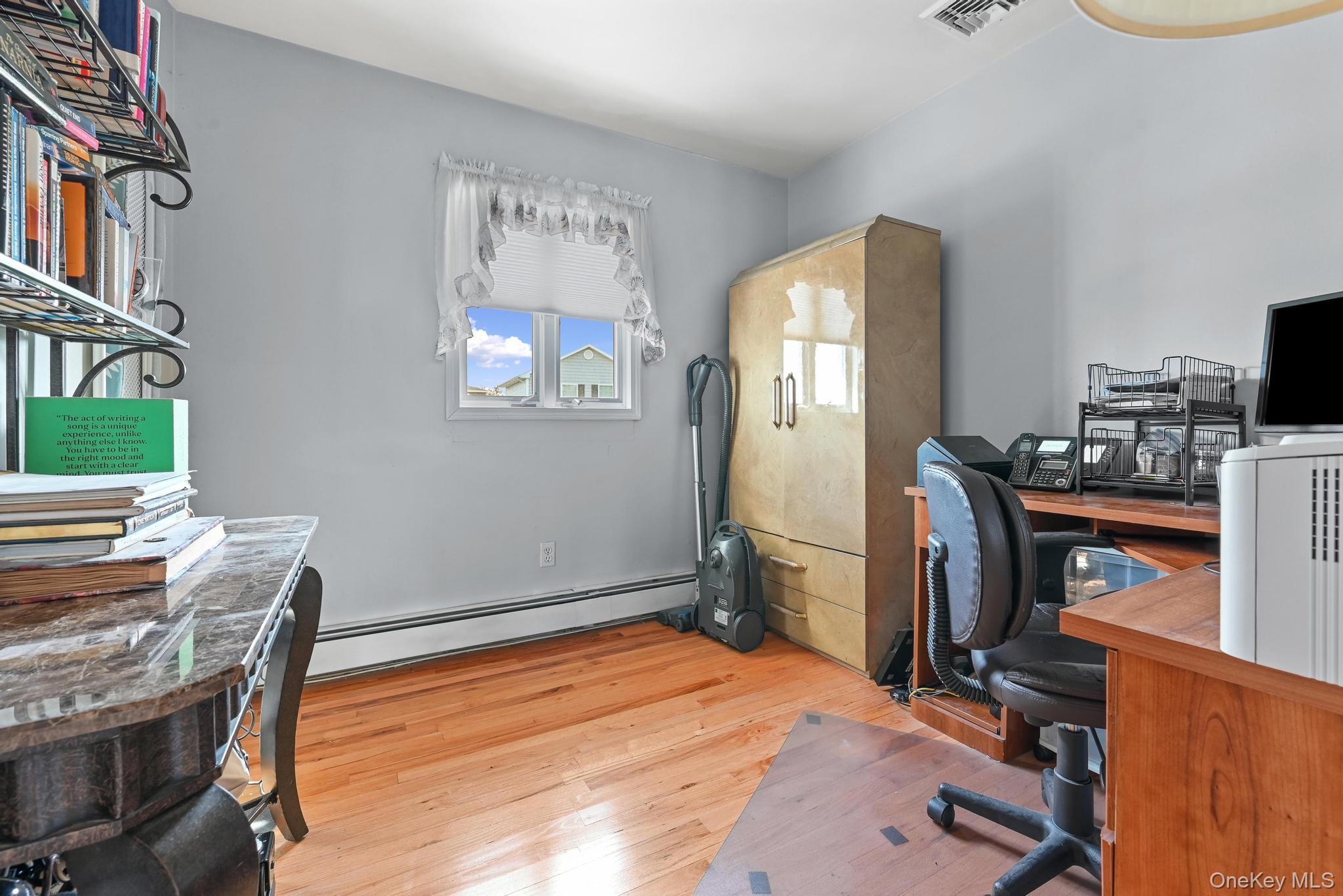 769 Bay Place, Lindenhurst, NY 11757