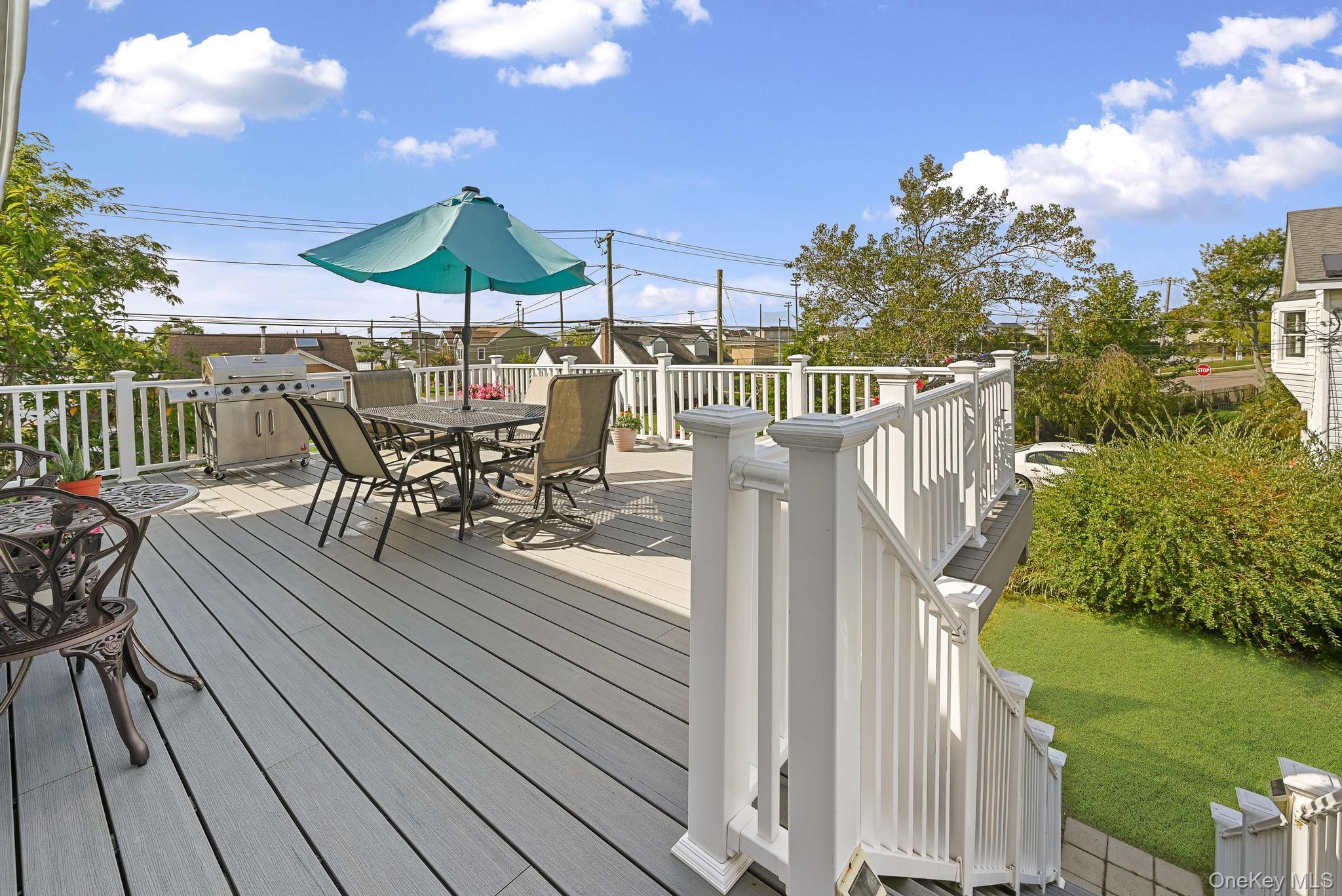 769 Bay Place, Lindenhurst, NY 11757