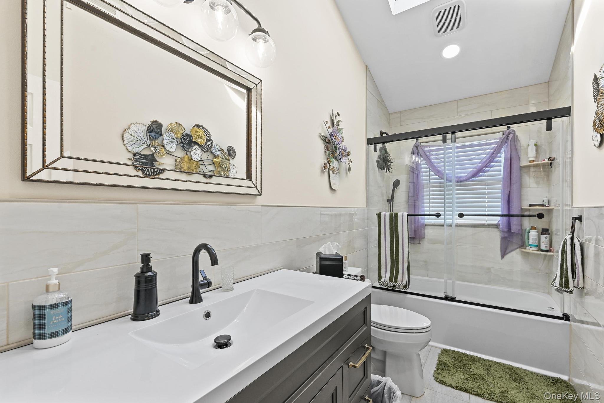 769 Bay Place, Lindenhurst, NY 11757